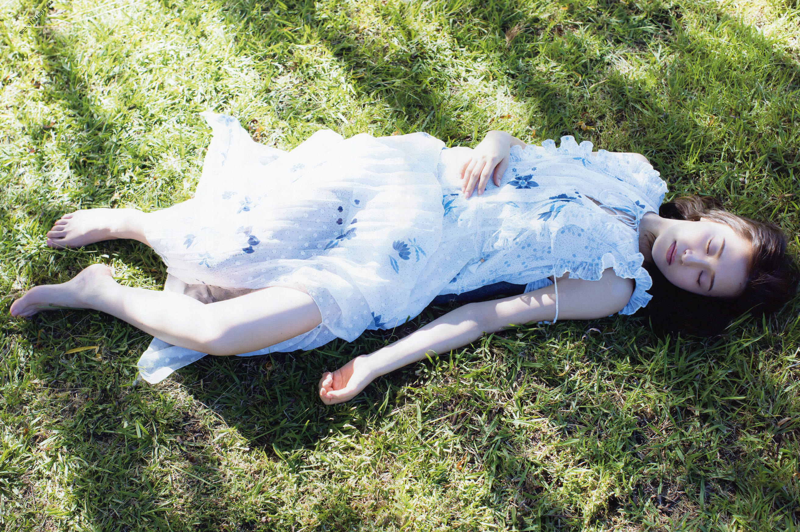 衛藤美彩《話を聞こうか。》 [PhotoBook]