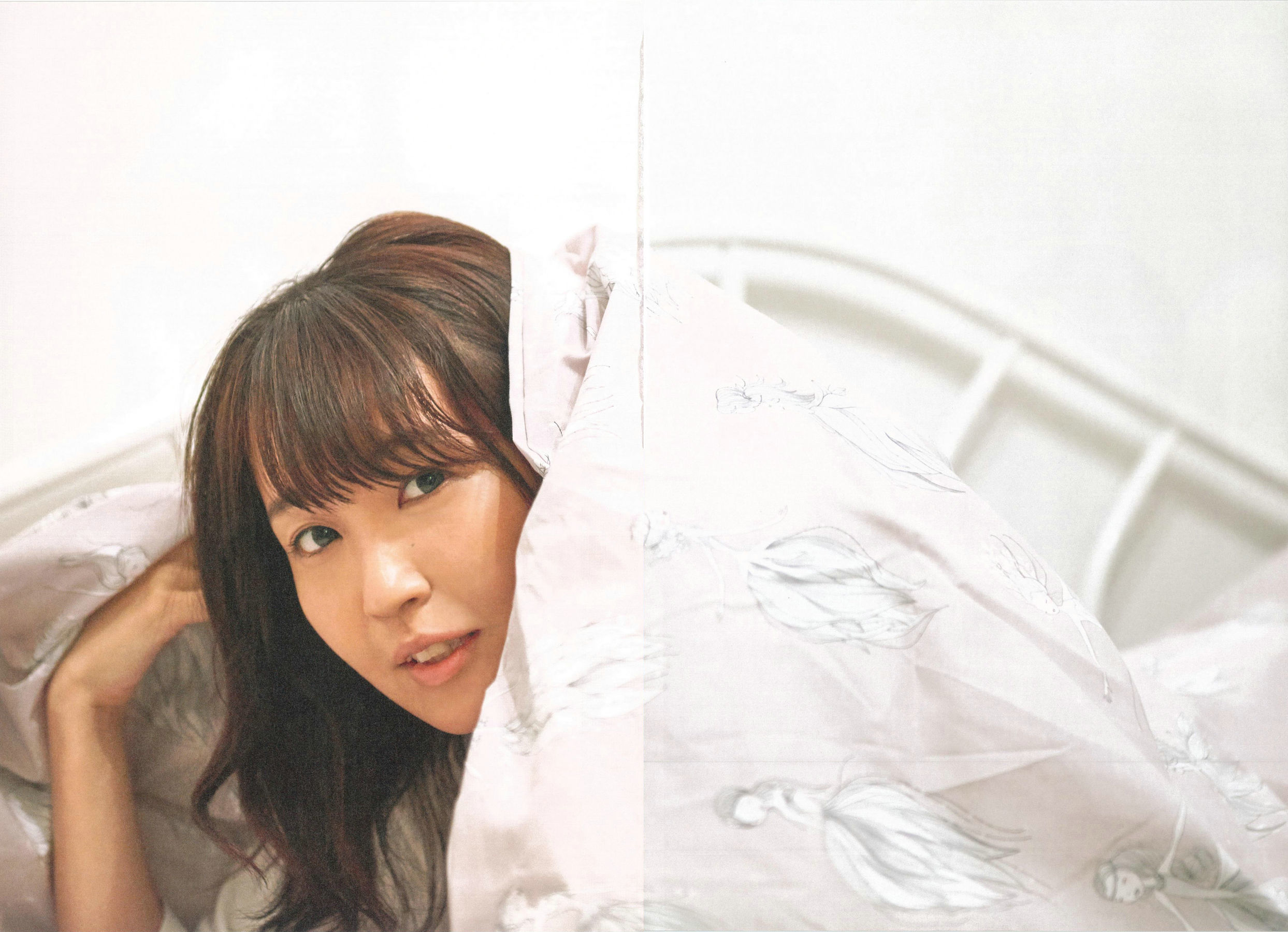 惣田紗莉渚 1st《うらばなし》 [PhotoBook]