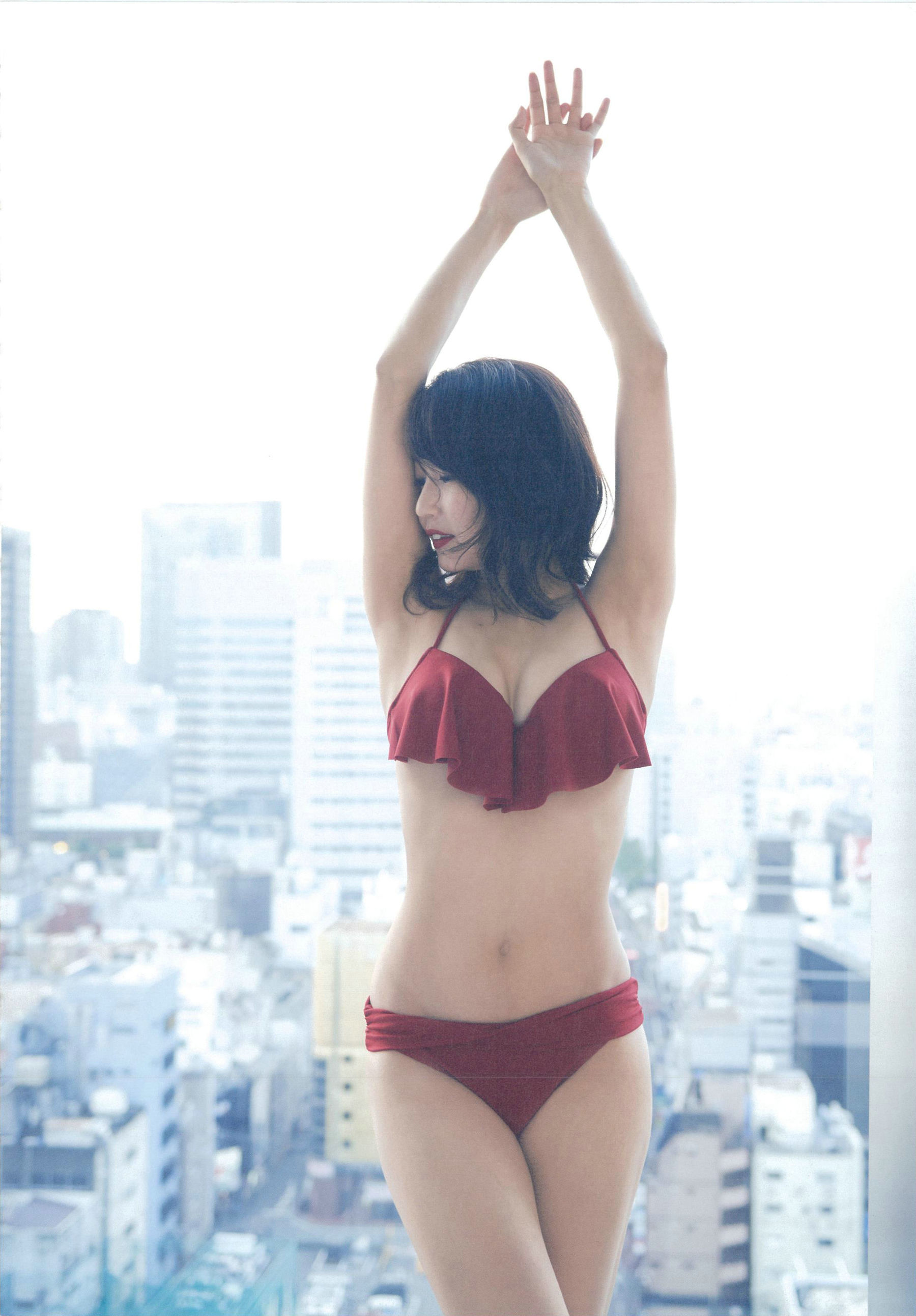惣田紗莉渚 1st《うらばなし》 [PhotoBook]