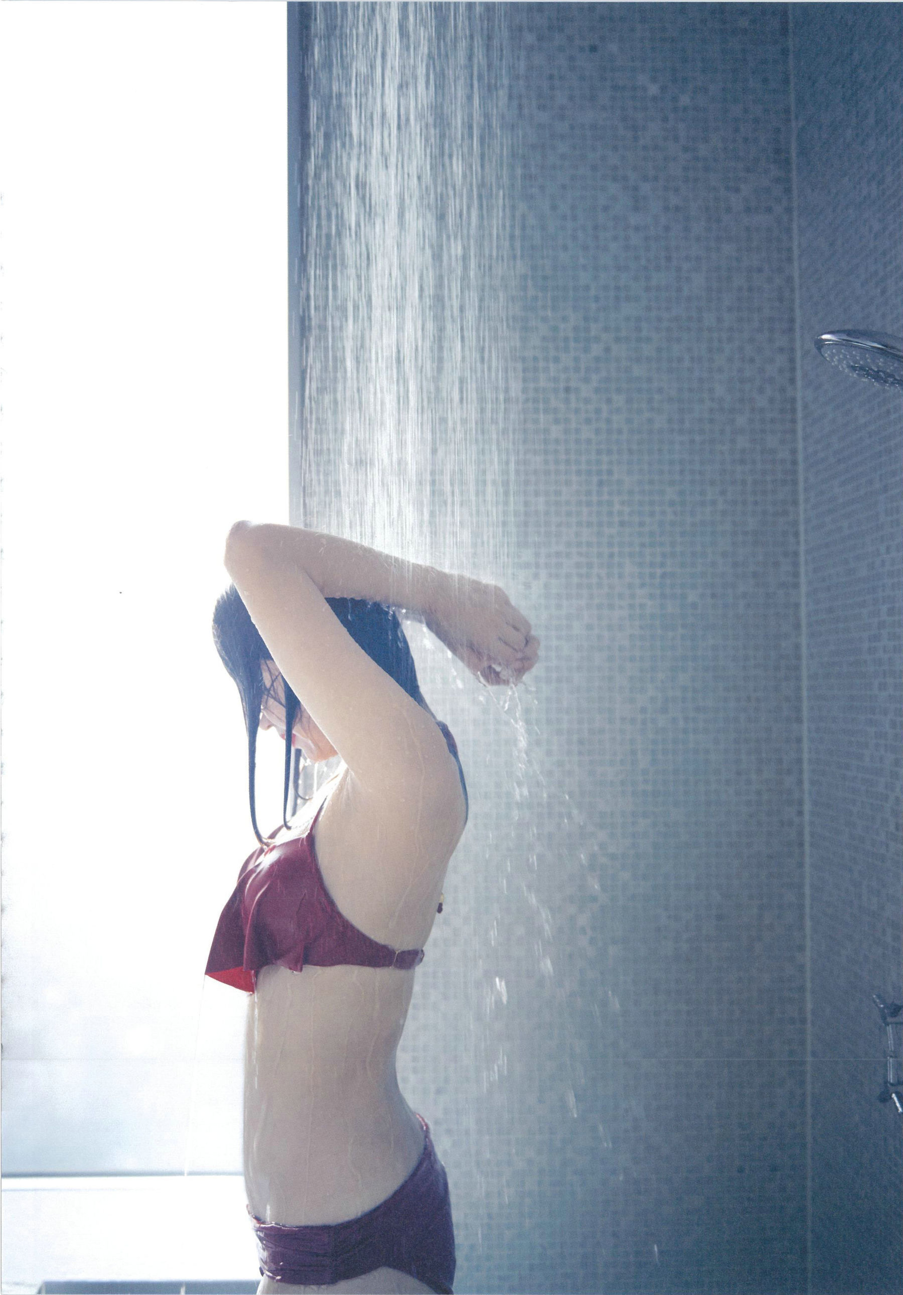 惣田紗莉渚 1st《うらばなし》 [PhotoBook]