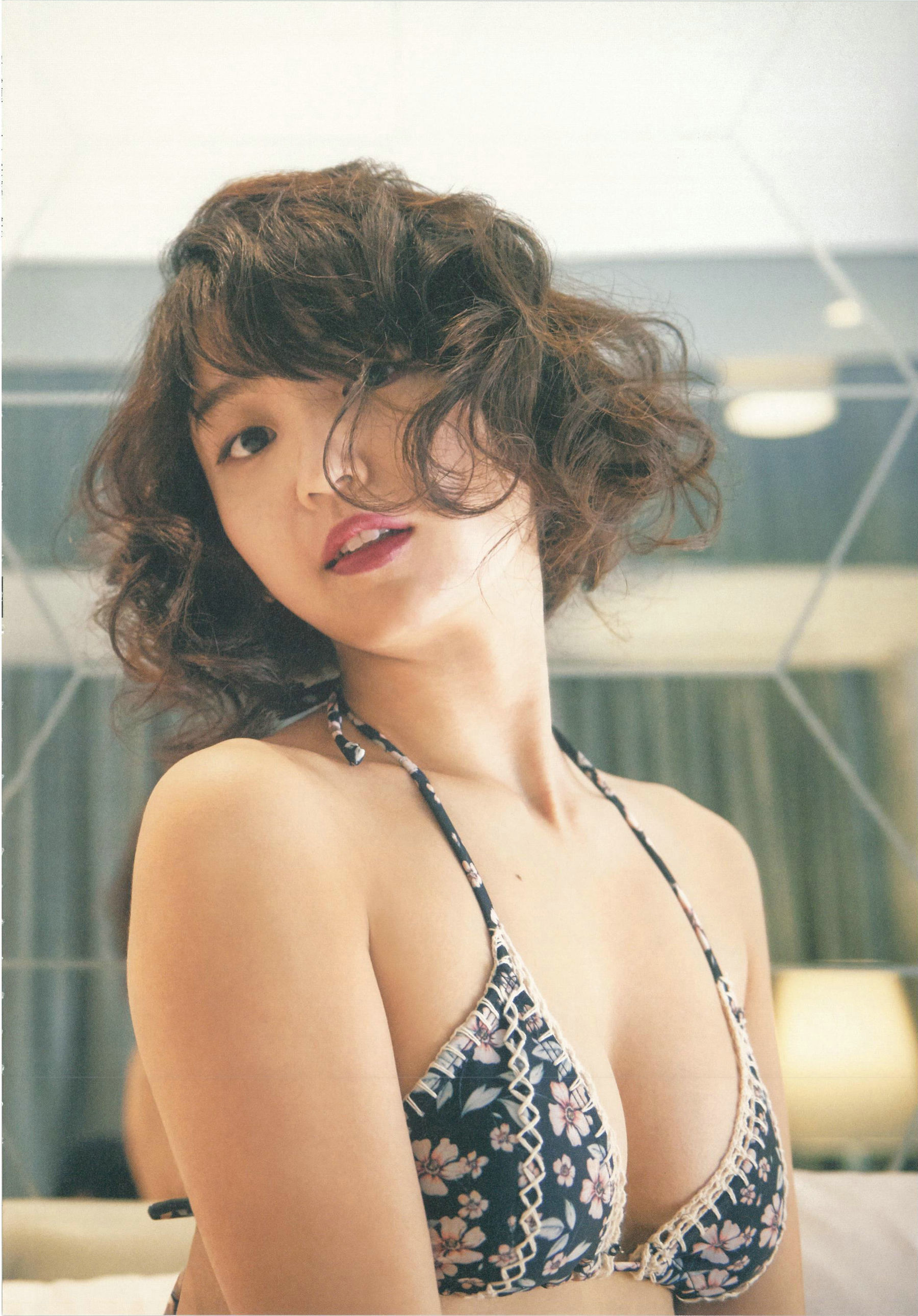 惣田紗莉渚 1st《うらばなし》 [PhotoBook]