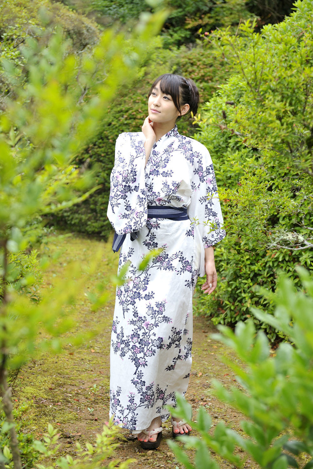 西野翔《秘宝館 ギリ見せ☆》 [PhotoBook]