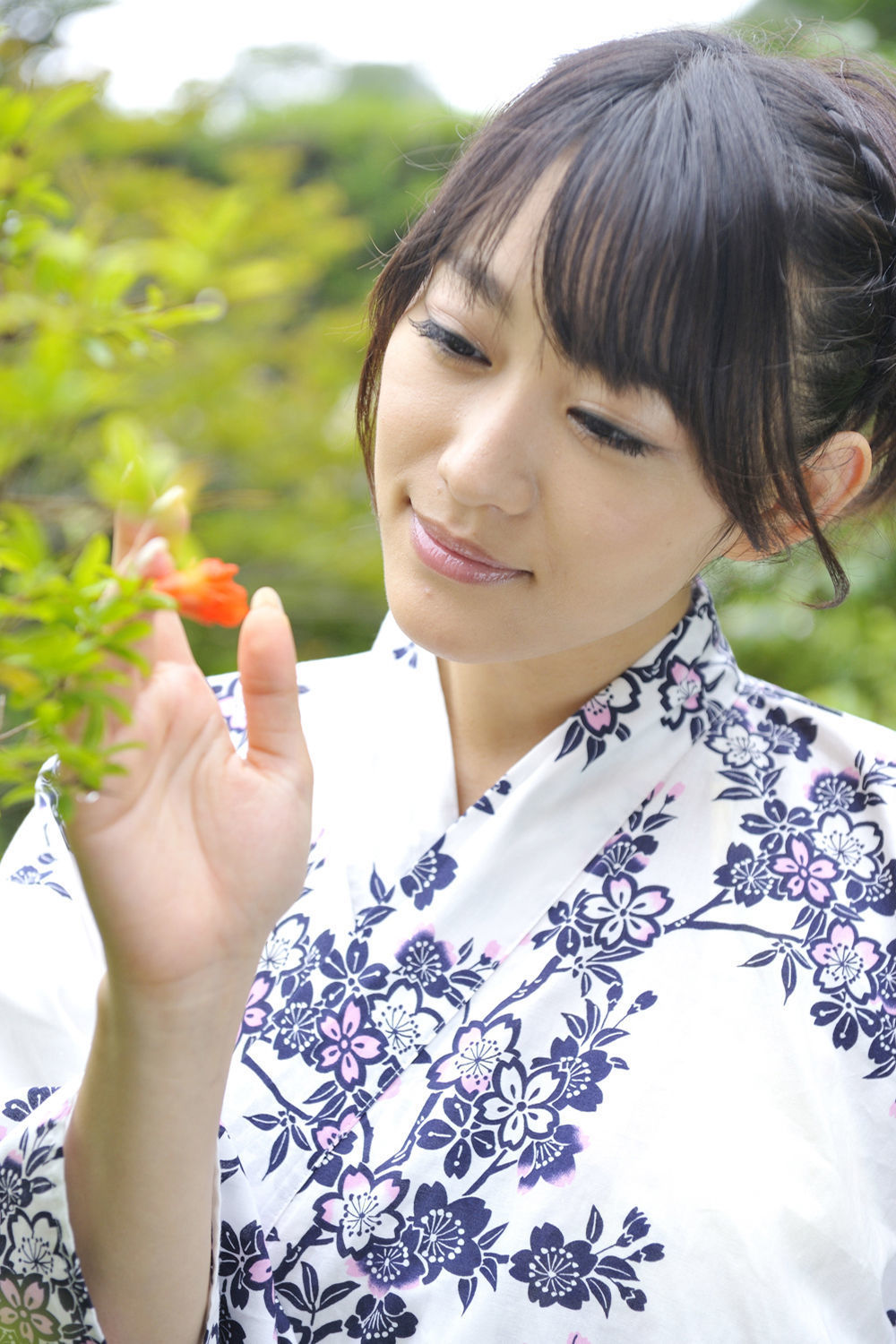 西野翔《秘宝館 ギリ見せ☆》 [PhotoBook]