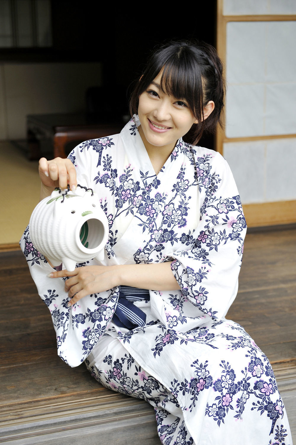 西野翔《秘宝館 ギリ見せ☆》 [PhotoBook]