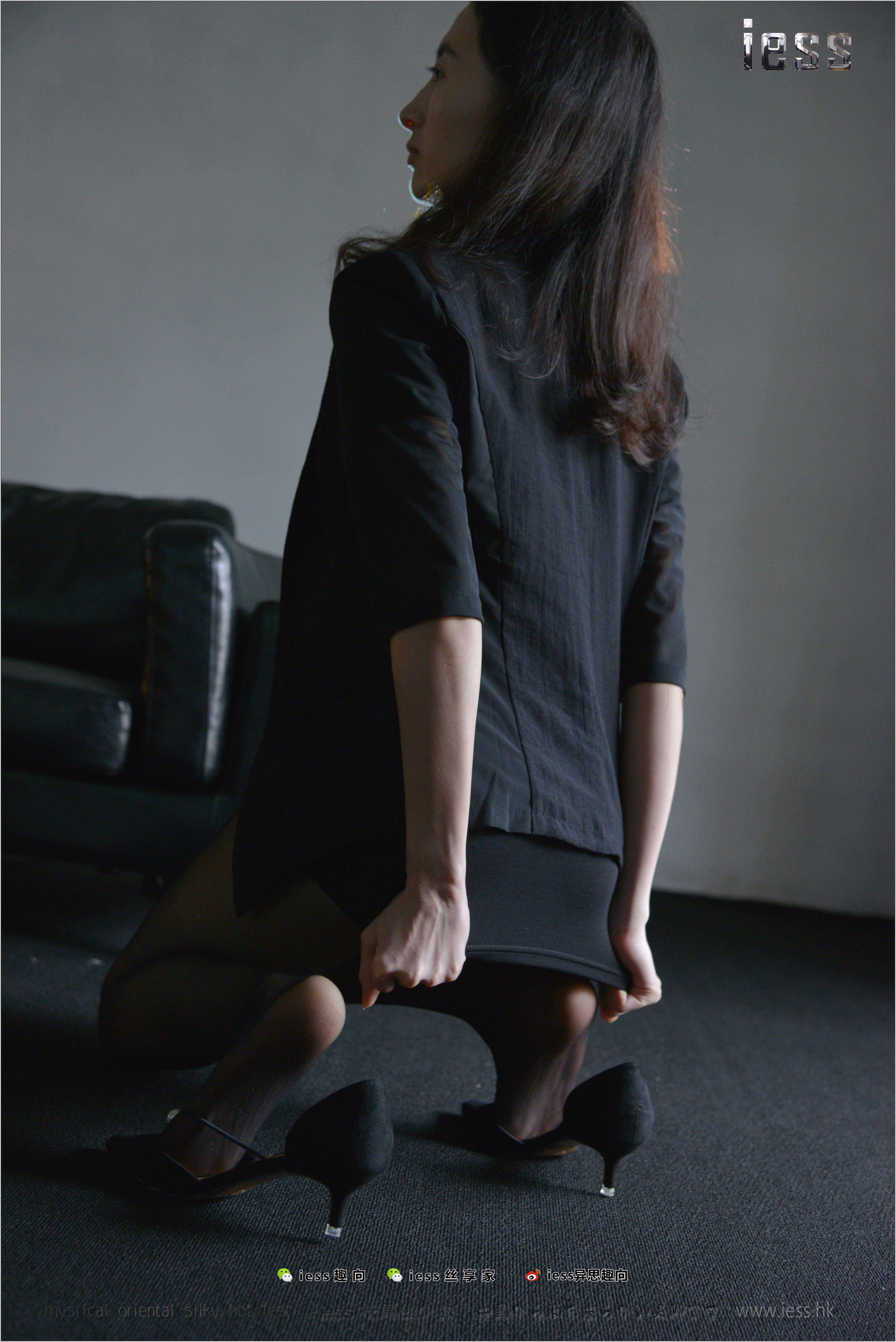小莫《小莫的暗调黑丝④》 [异思趣向IESS] 丝足便当193