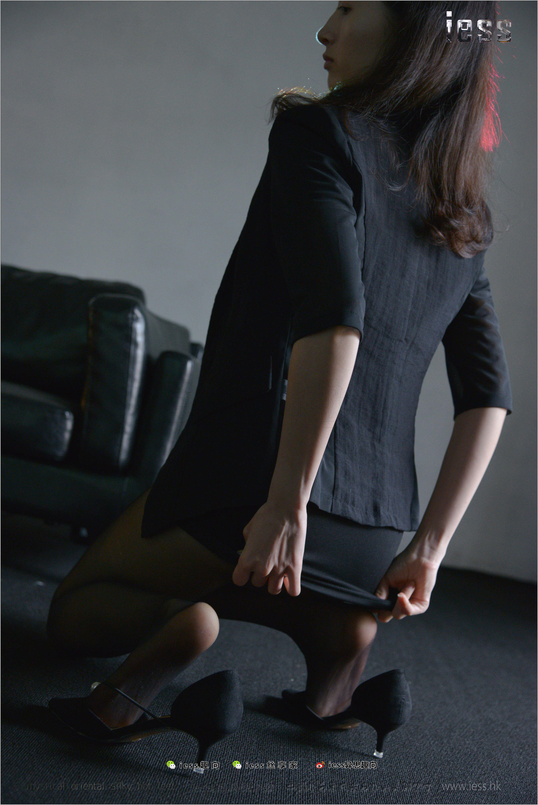 小莫《小莫的暗调黑丝④》 [异思趣向IESS] 丝足便当193
