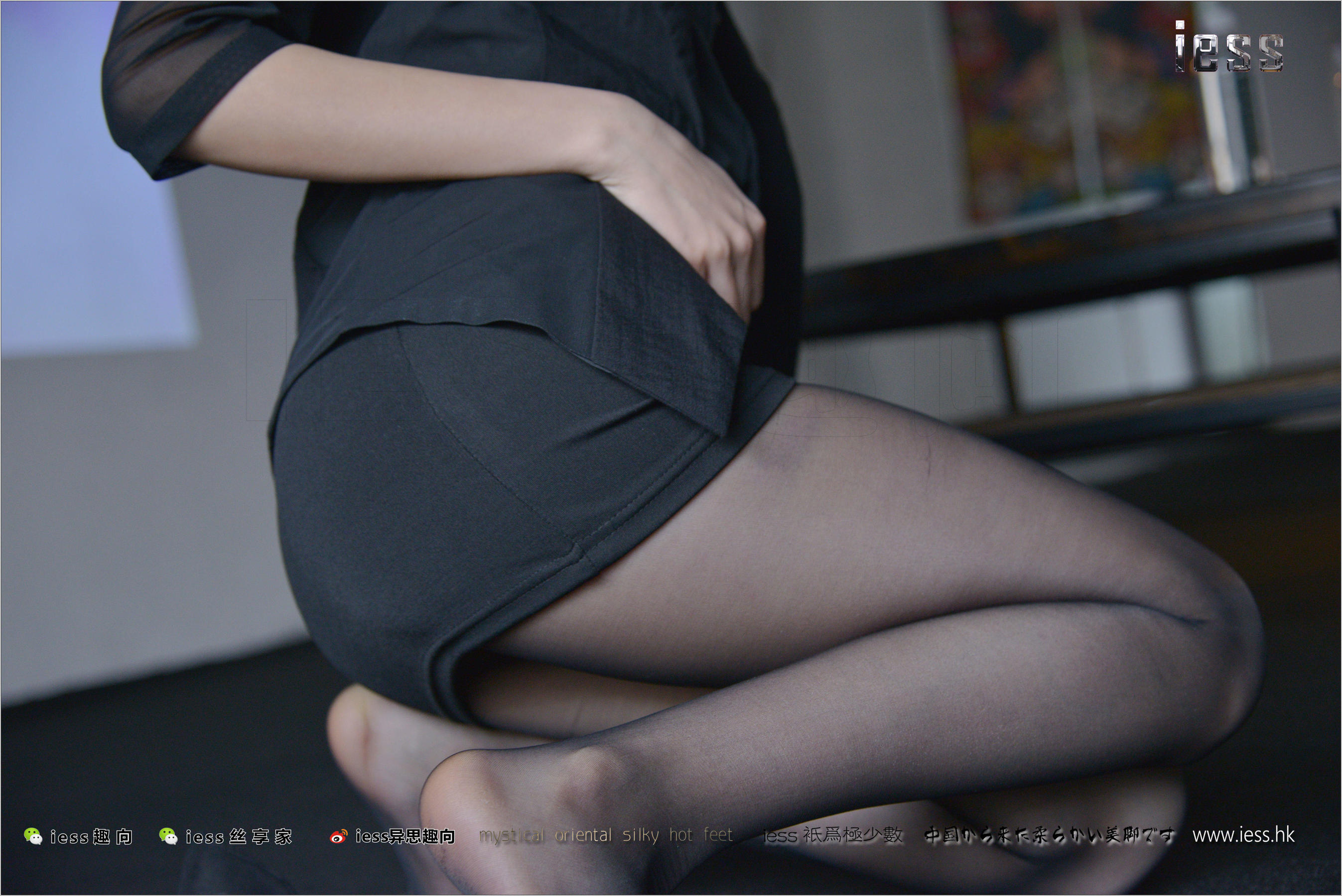 小莫《小莫的暗调黑丝④》 [异思趣向IESS] 丝足便当193