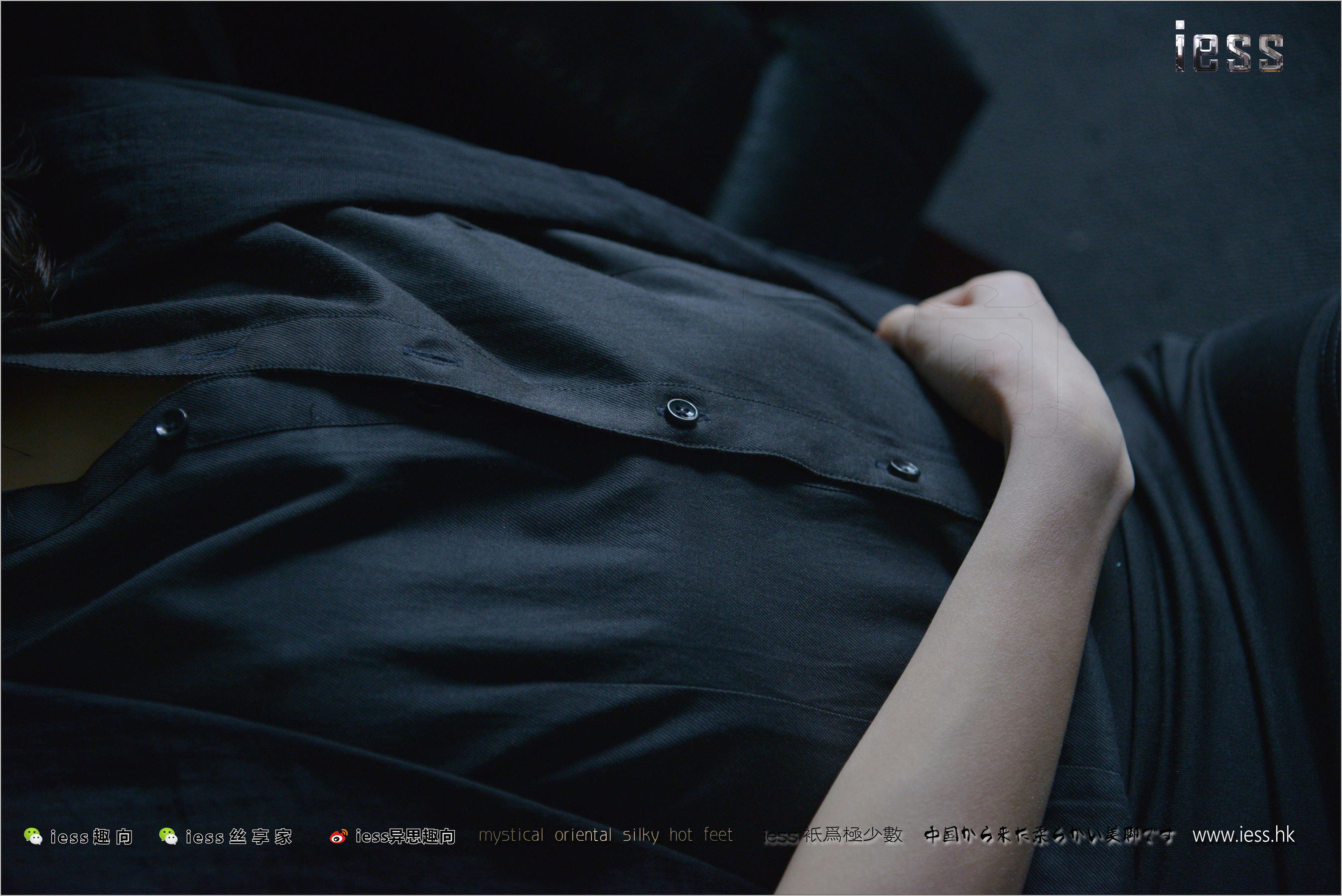 小莫《小莫的暗调黑丝④》 [异思趣向IESS] 丝足便当193