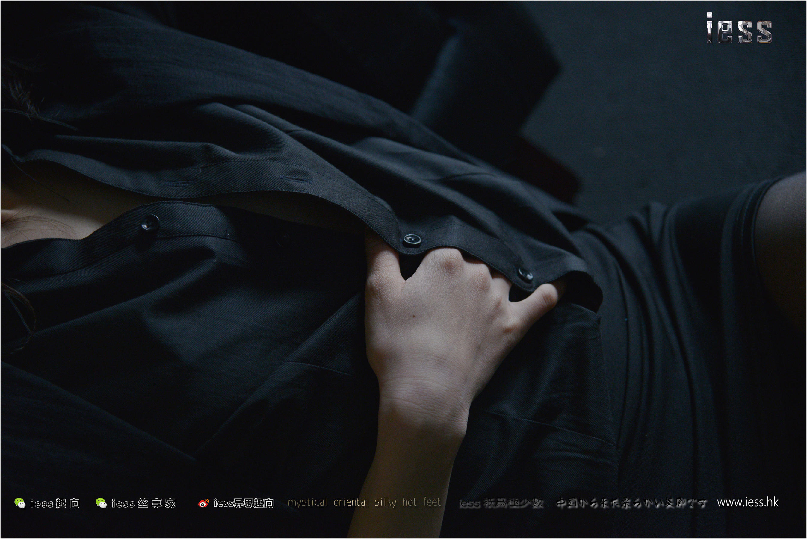 小莫《小莫的暗调黑丝④》 [异思趣向IESS] 丝足便当193