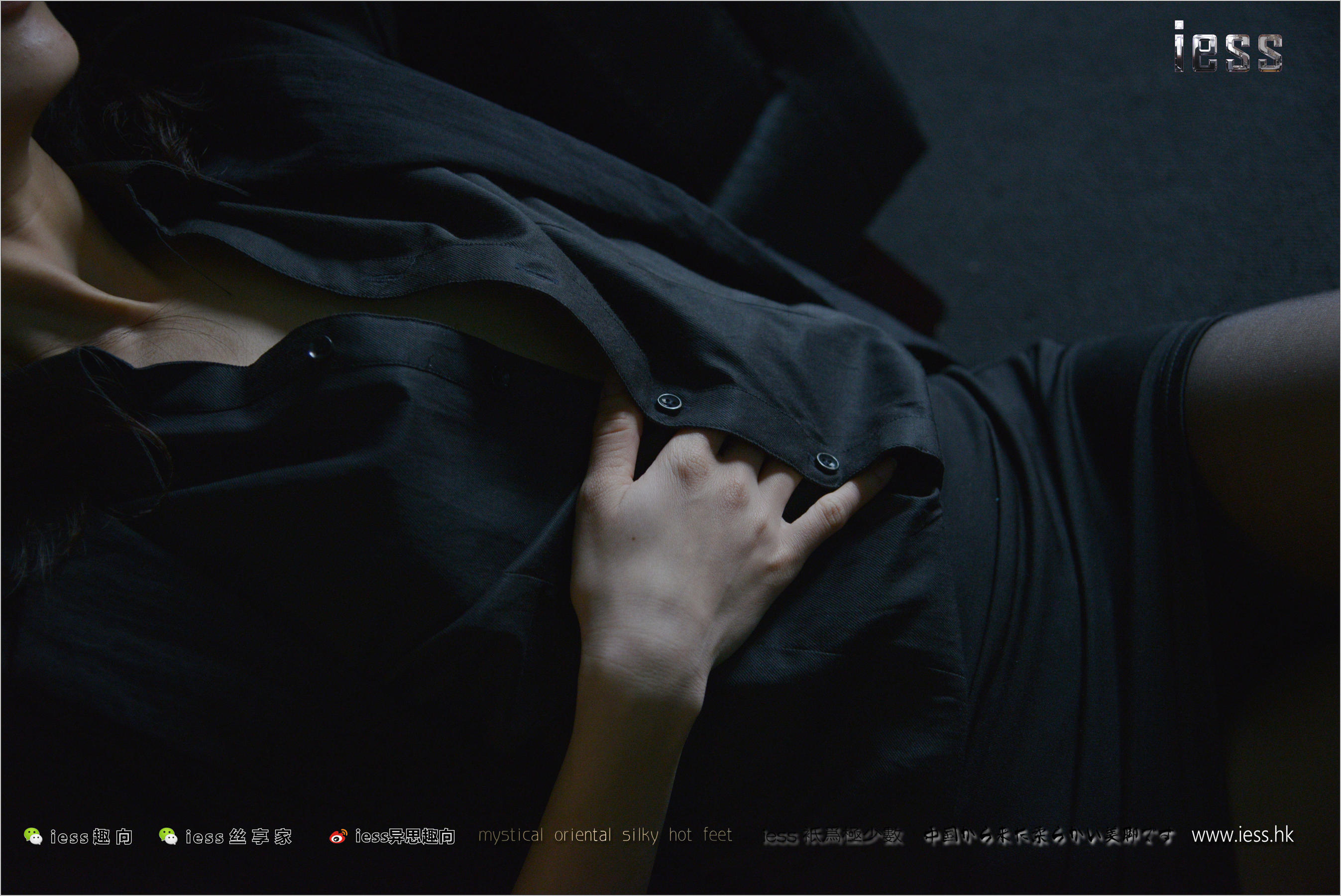 小莫《小莫的暗调黑丝④》 [异思趣向IESS] 丝足便当193