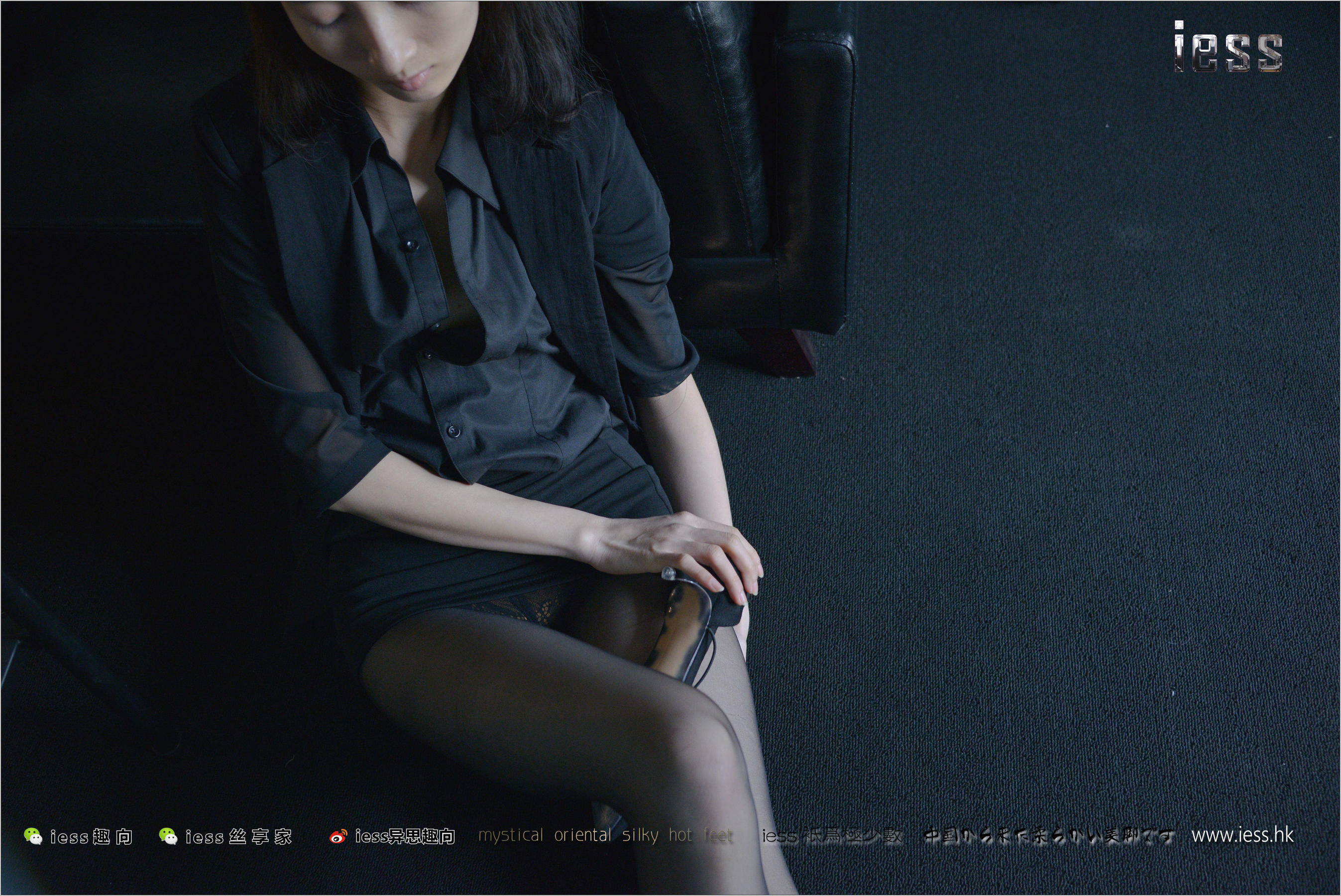 小莫《小莫的暗调黑丝④》 [异思趣向IESS] 丝足便当193