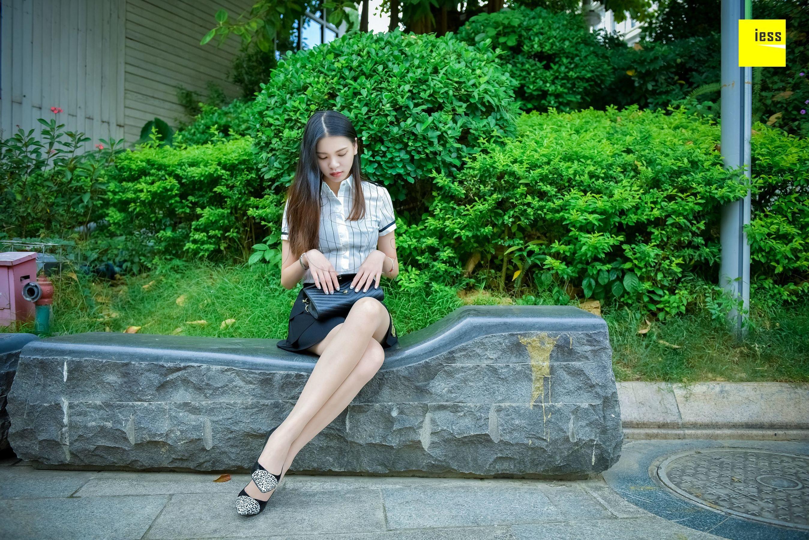 七七《坐在石凳上的美女》[异思趣向IESS] 丝享家169