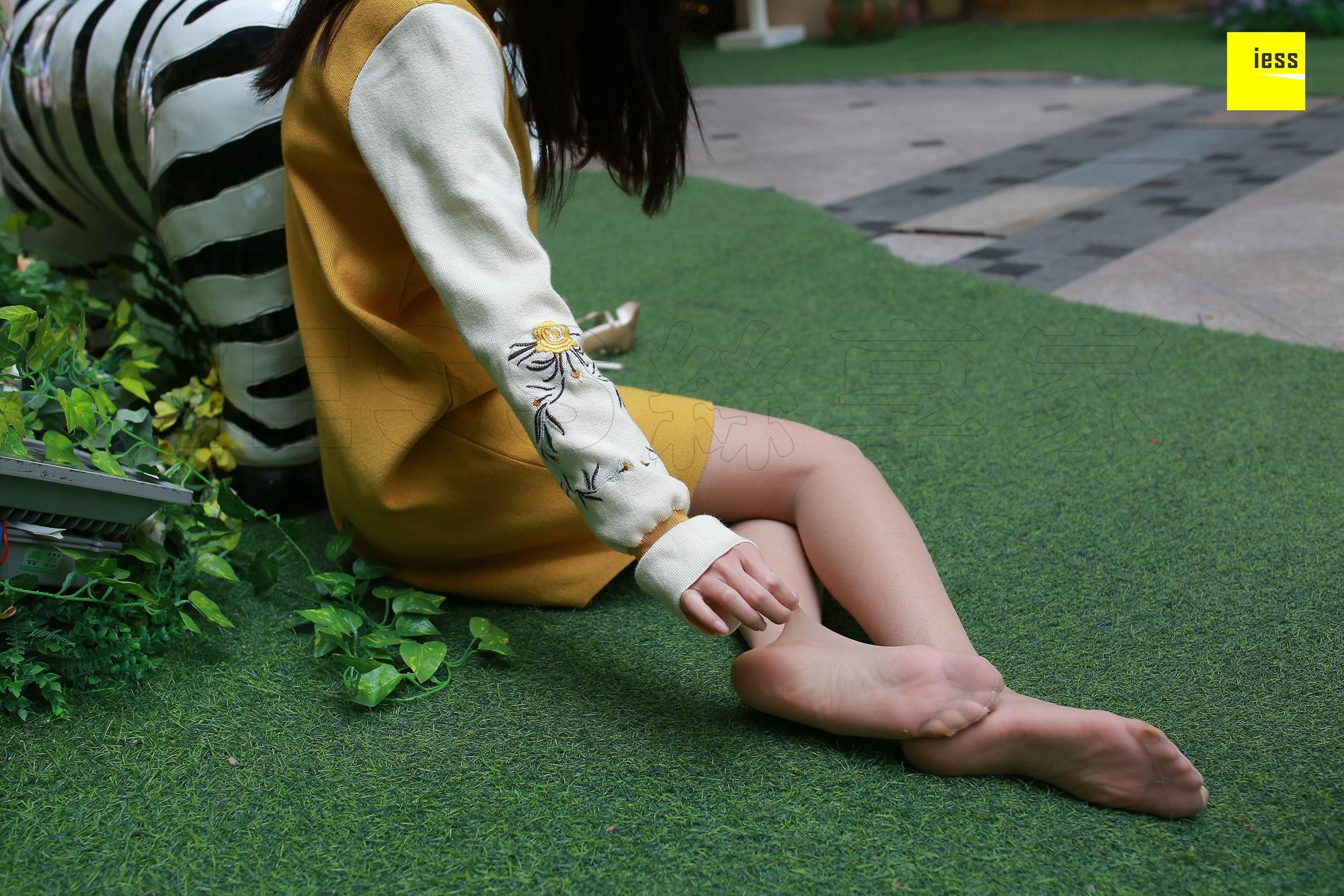 婉萍《婉萍街拍肉丝》[异思趣向IESS] 丝享家173