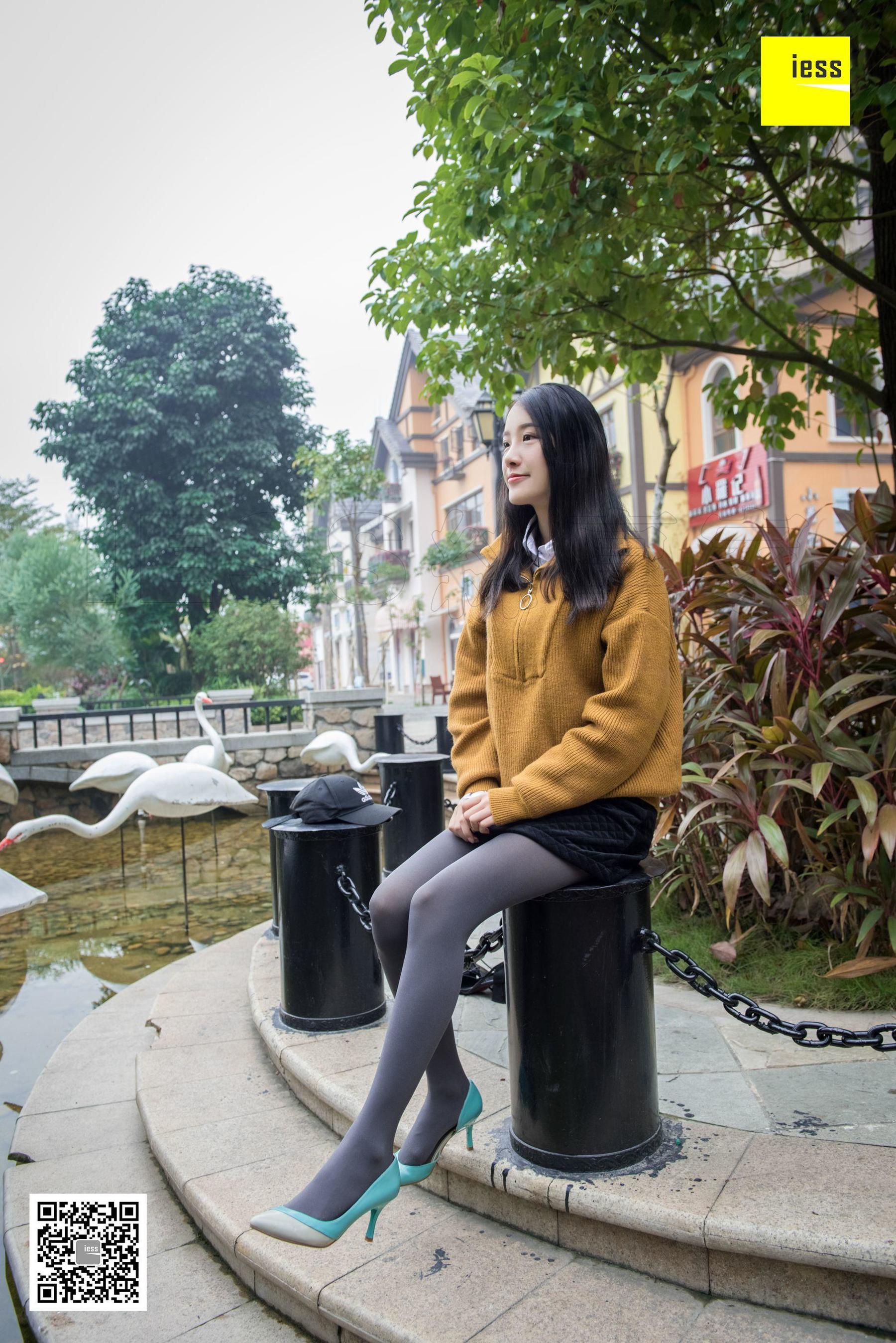 婉萍《厚灰丝与蓝色高跟》 [异思趣向IESS] 丝享家201