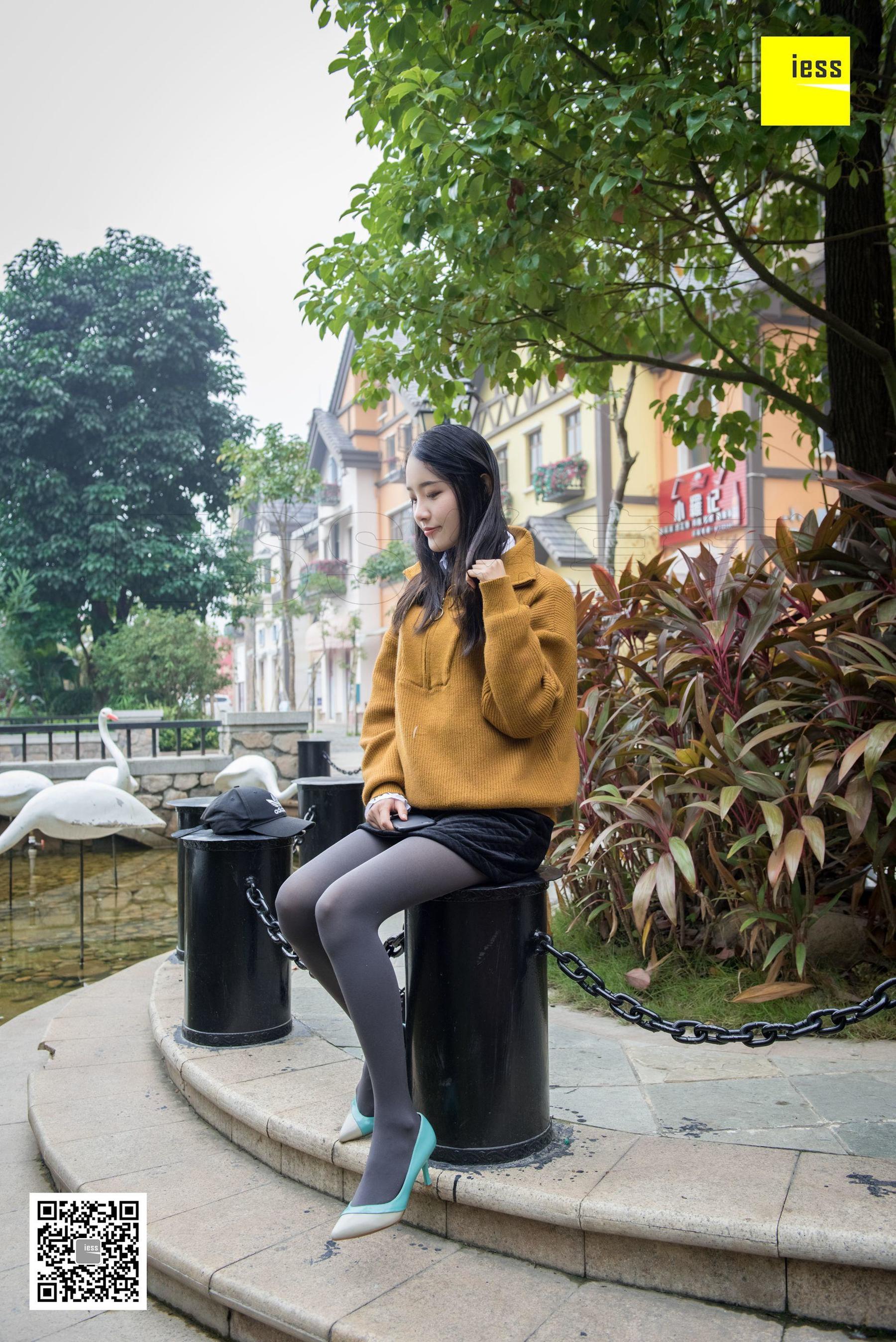 婉萍《厚灰丝与蓝色高跟》 [异思趣向IESS] 丝享家201