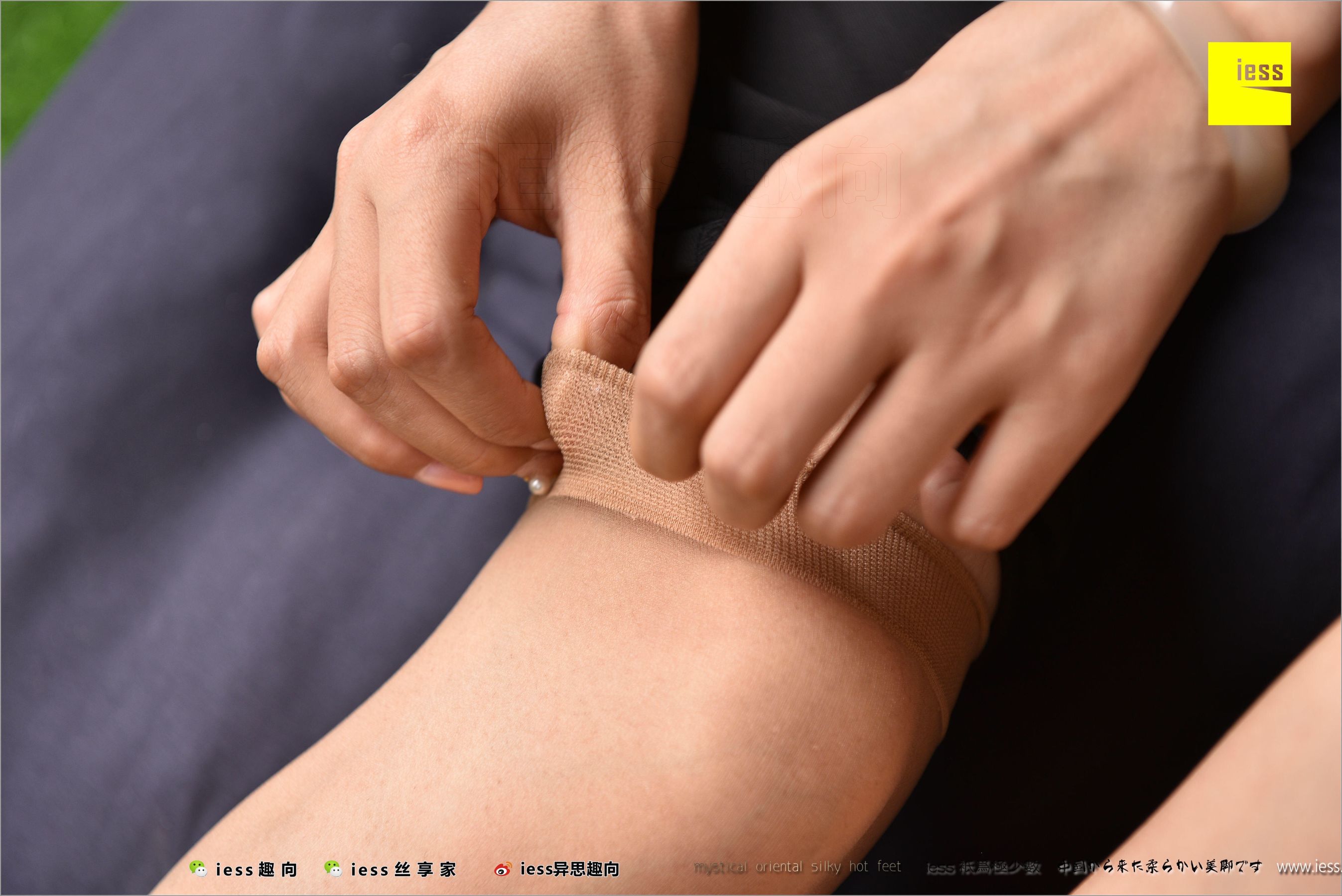 华华《中筒丝袜-冷门之美》[异思趣向IESS] 丝足便当214