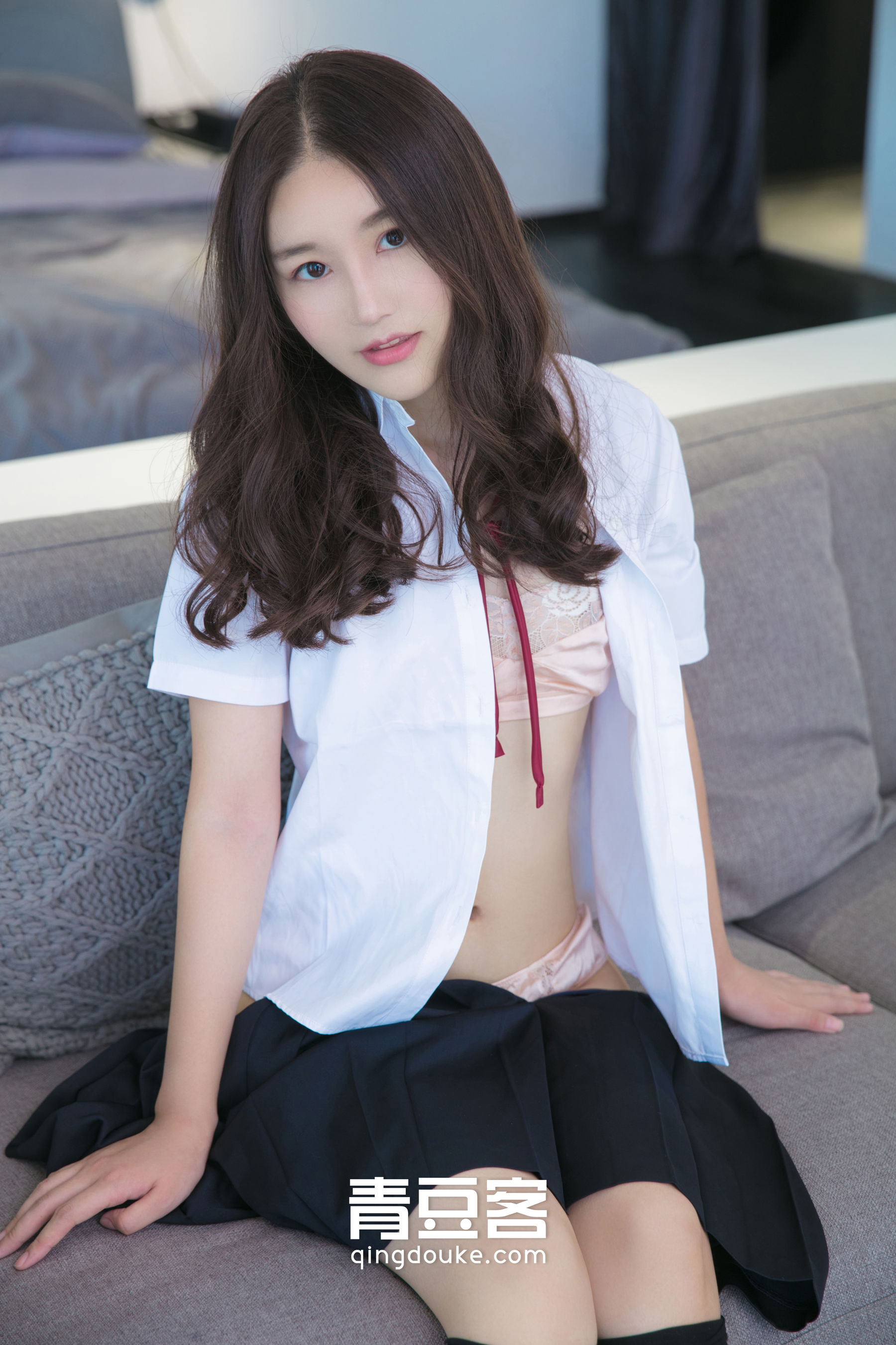 甜美妹妹魏扭扭《校服写真娇羞露骨惹人怜》 [青豆客QingDouKe]
