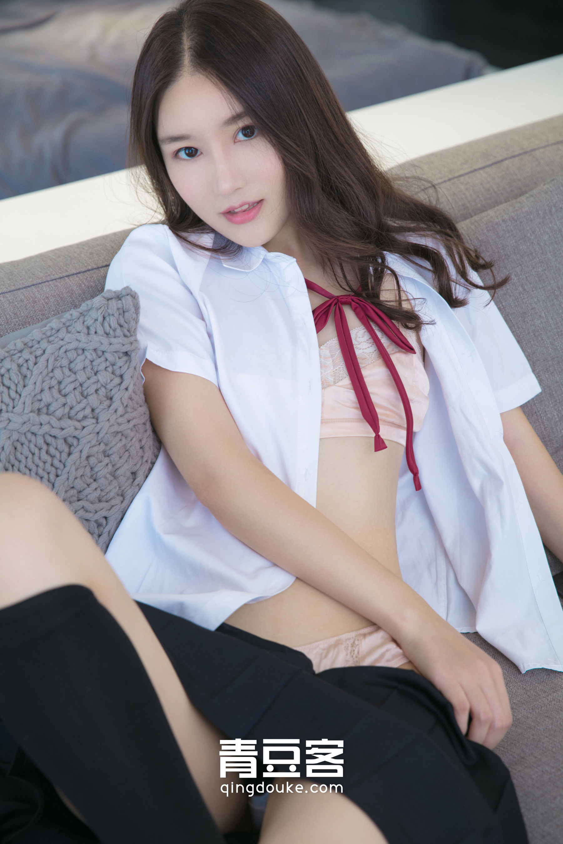 甜美妹妹魏扭扭《校服写真娇羞露骨惹人怜》 [青豆客QingDouKe]