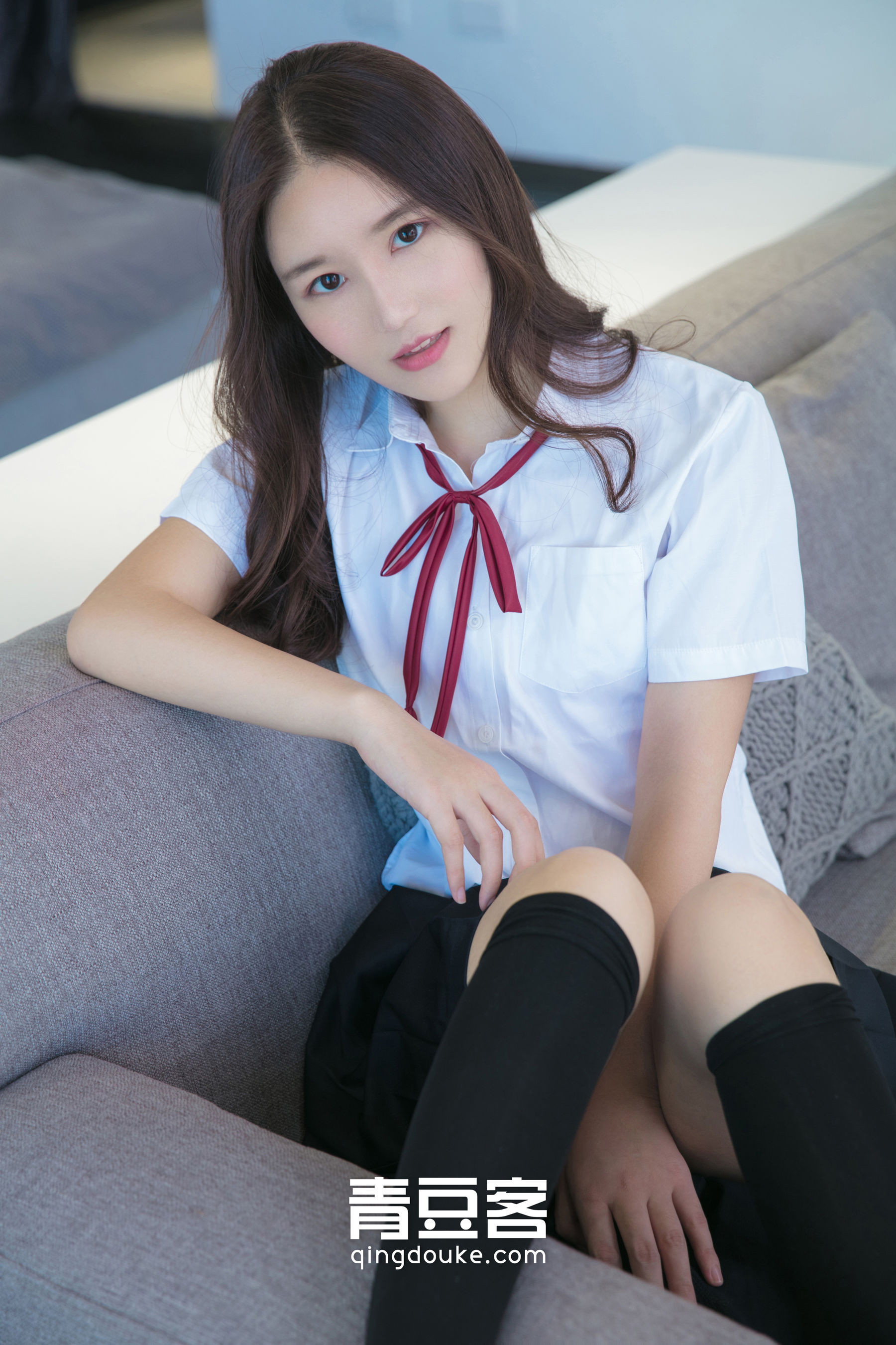 甜美妹妹魏扭扭《校服写真娇羞露骨惹人怜》 [青豆客QingDouKe]