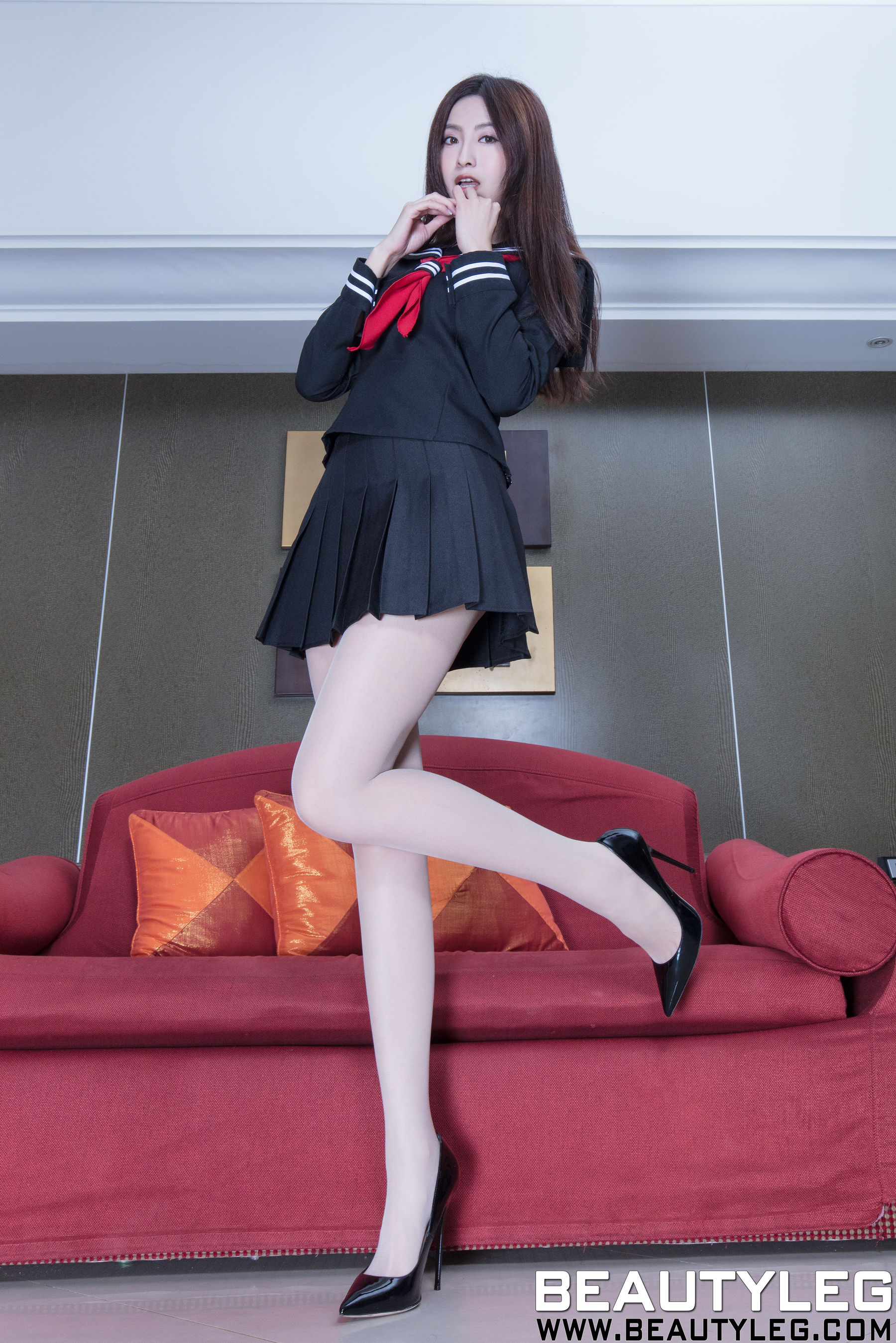 简晓育Vicni《3组超短裙美腿》 [Beautyleg] No.1599