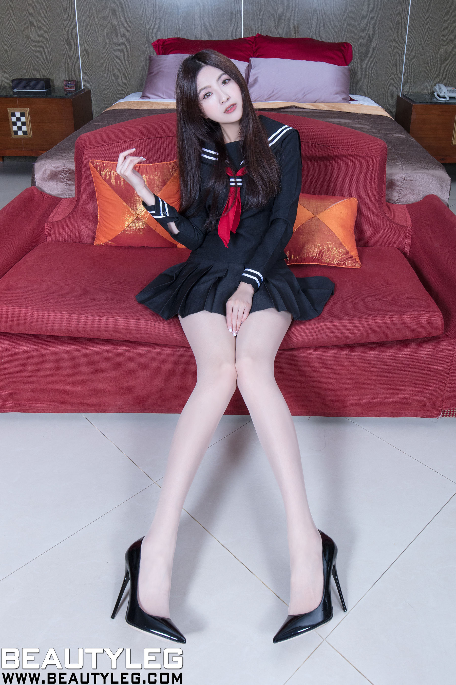 简晓育Vicni《3组超短裙美腿》 [Beautyleg] No.1599