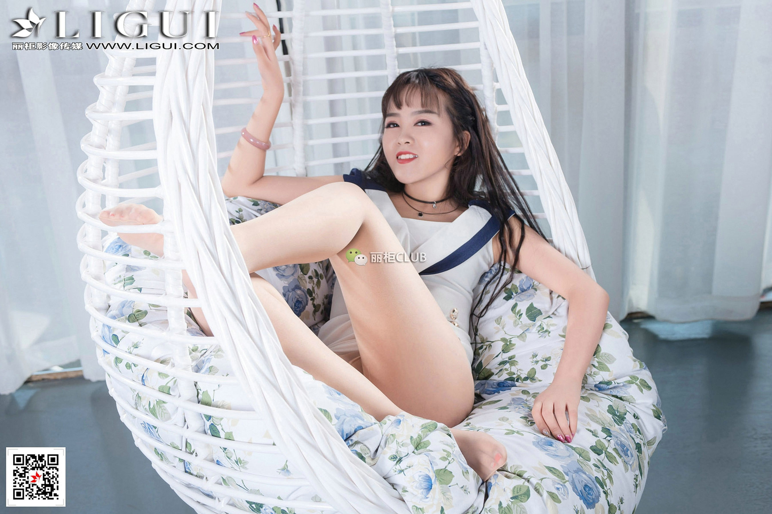 Model 刘悦《摇篮椅丝足美腿》 [丽柜Ligui]