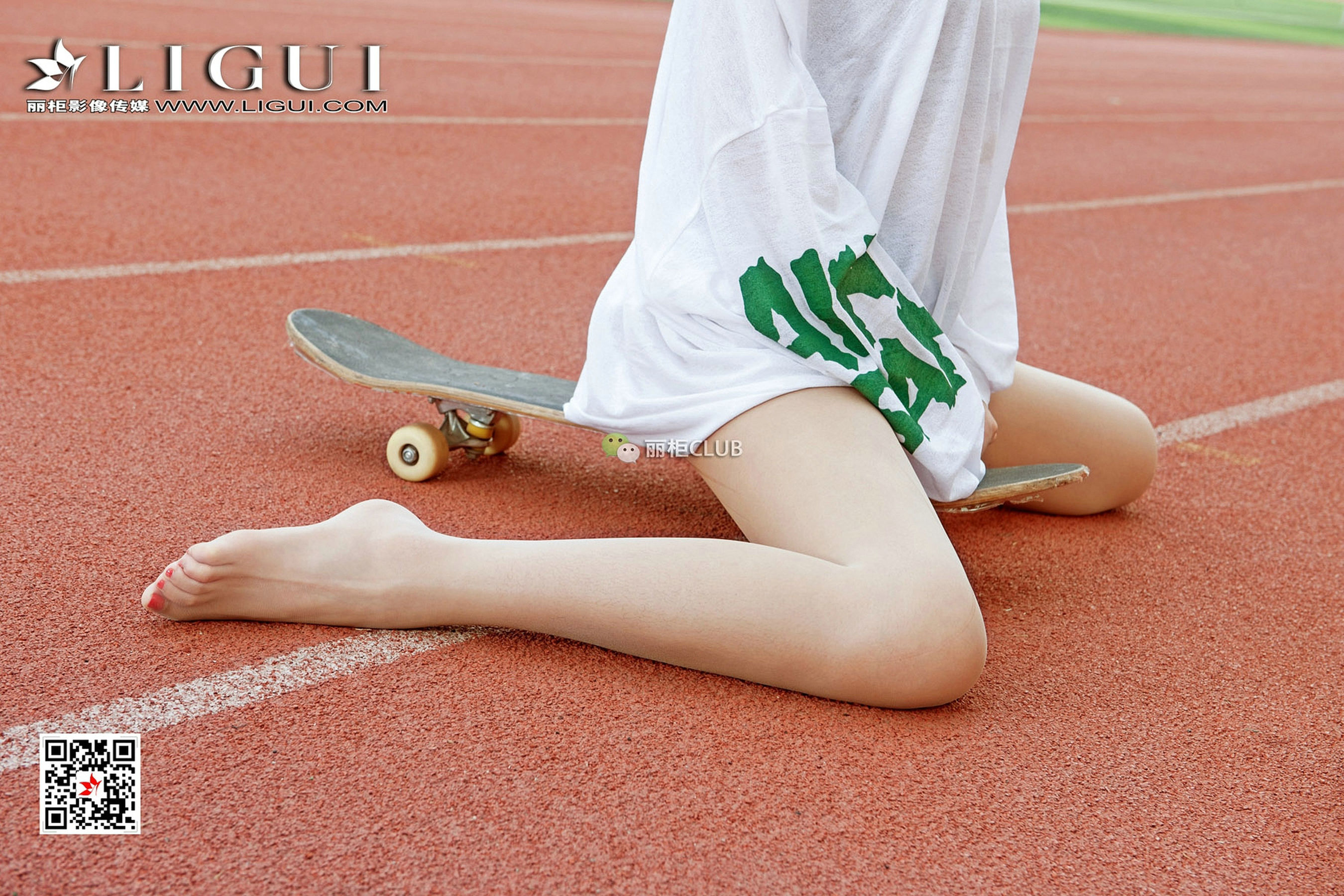 Model 筱筱《滑板少女丝足全套》 [丽柜Ligui]