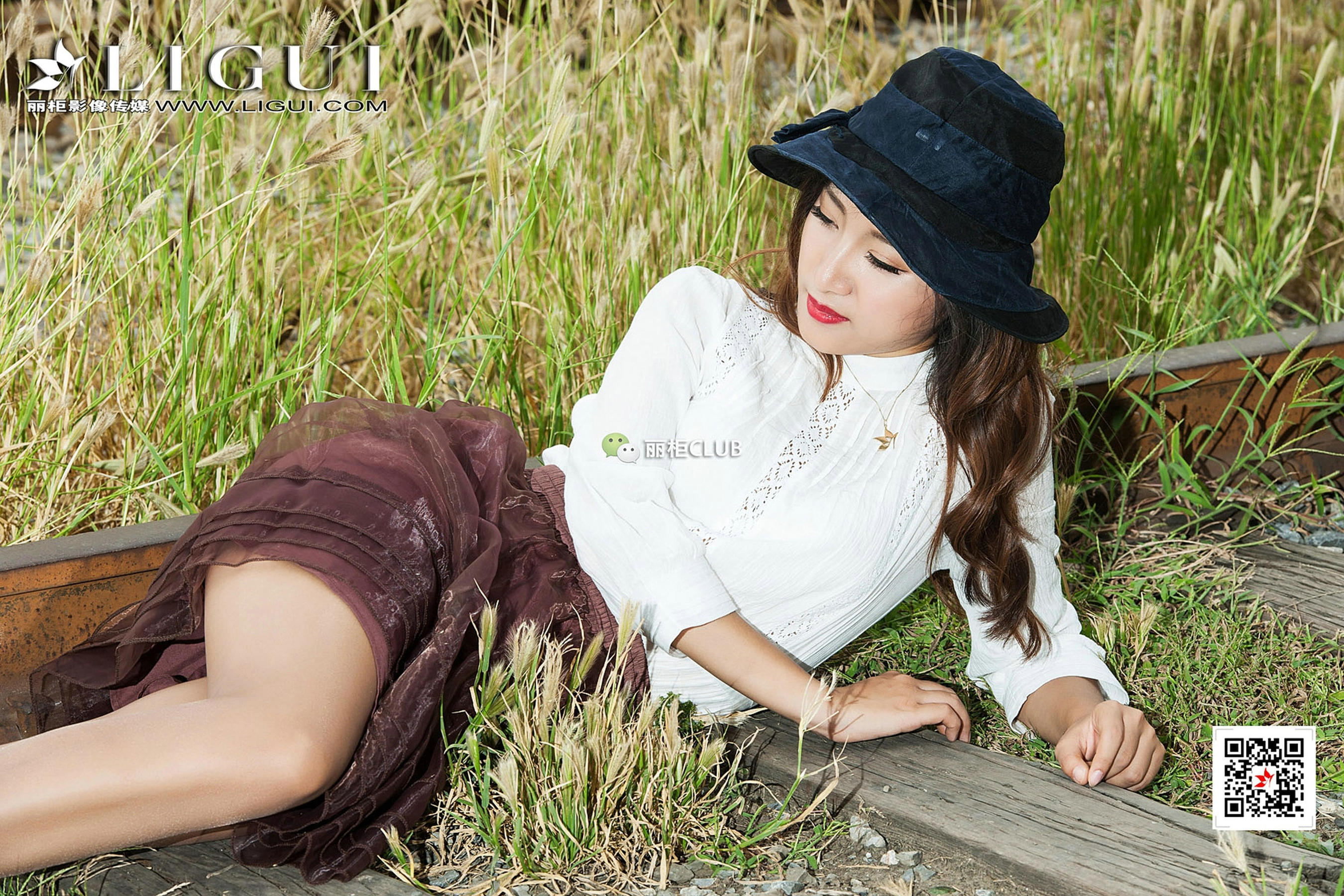 Model 思彤《时尚美腿唯美外拍》 [丽柜Ligui]