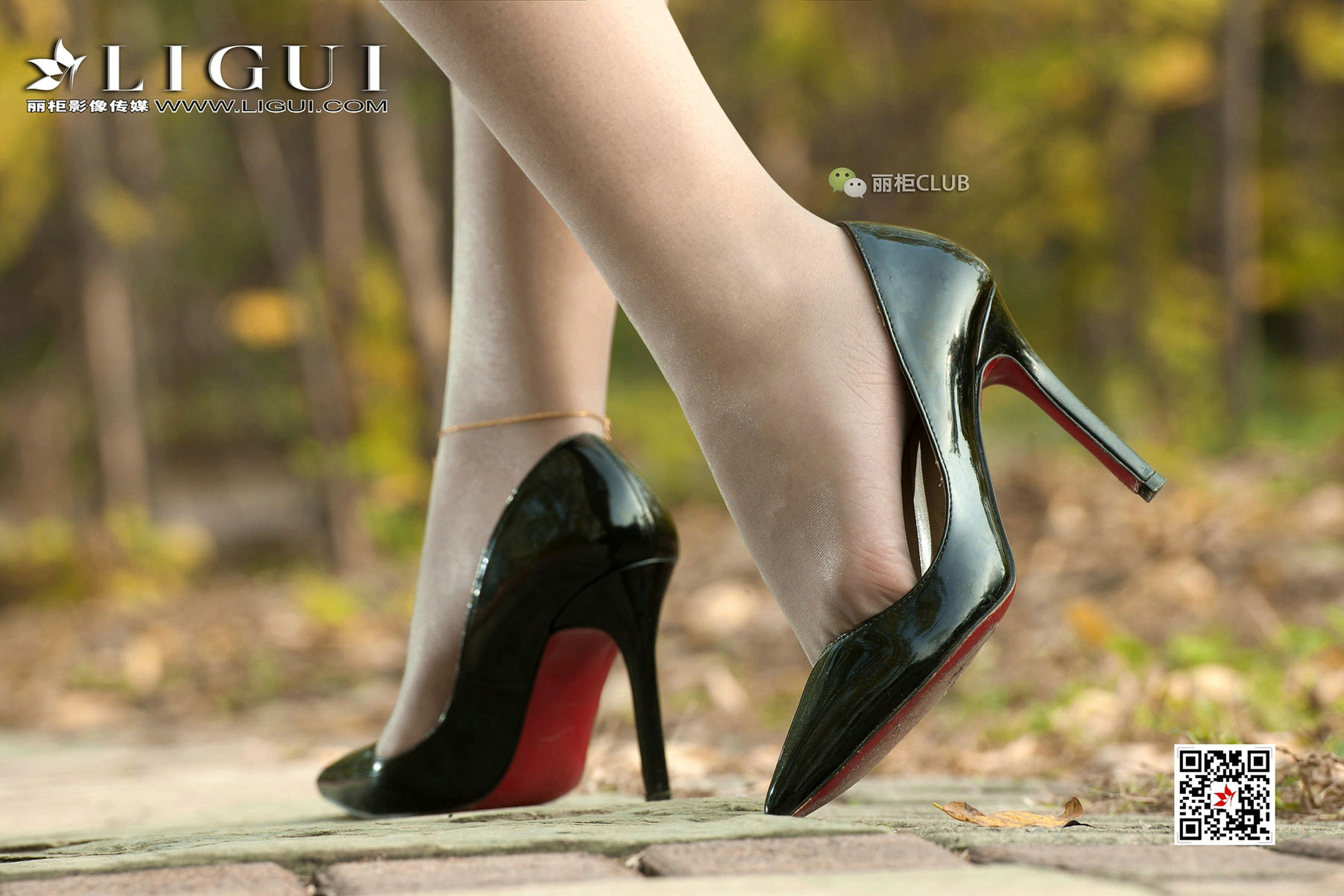 Model 悠悠《黄昏优雅旗袍唯美丝足》 [丽柜Ligui]