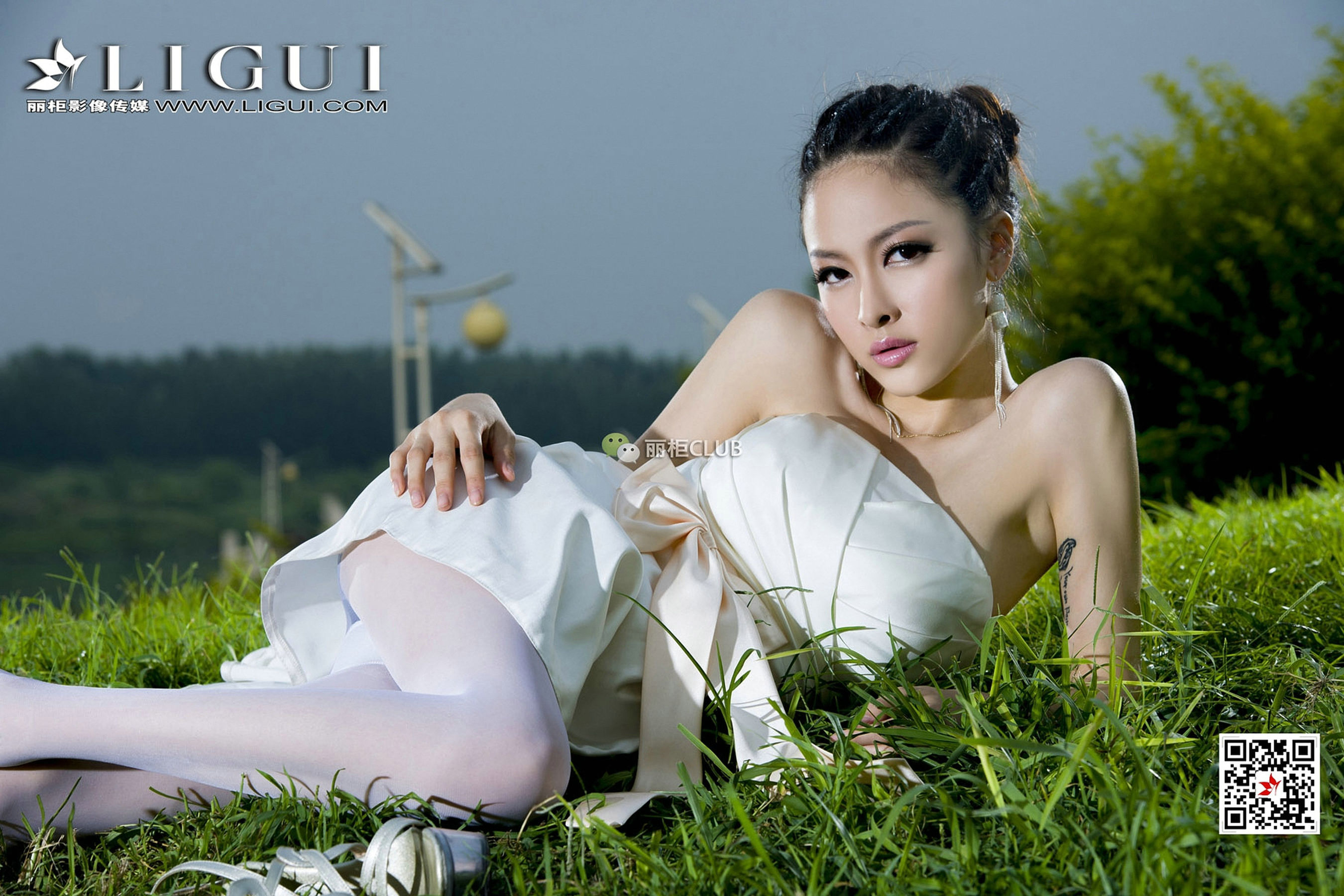 Model 雪儿《夜空白丝》 [丽柜Ligui]