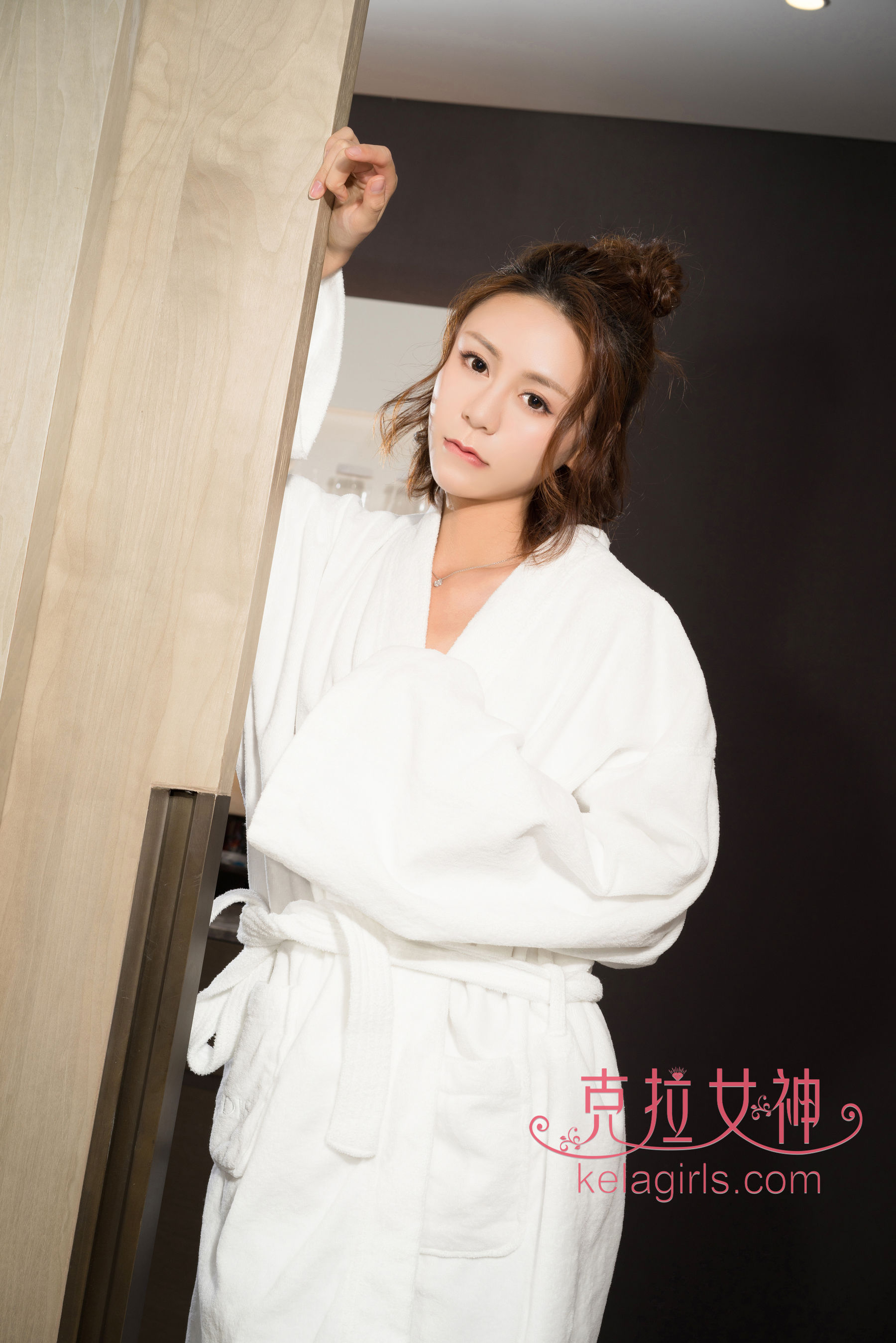 昕予《香肩半露》 [克拉女神Kelagirls]