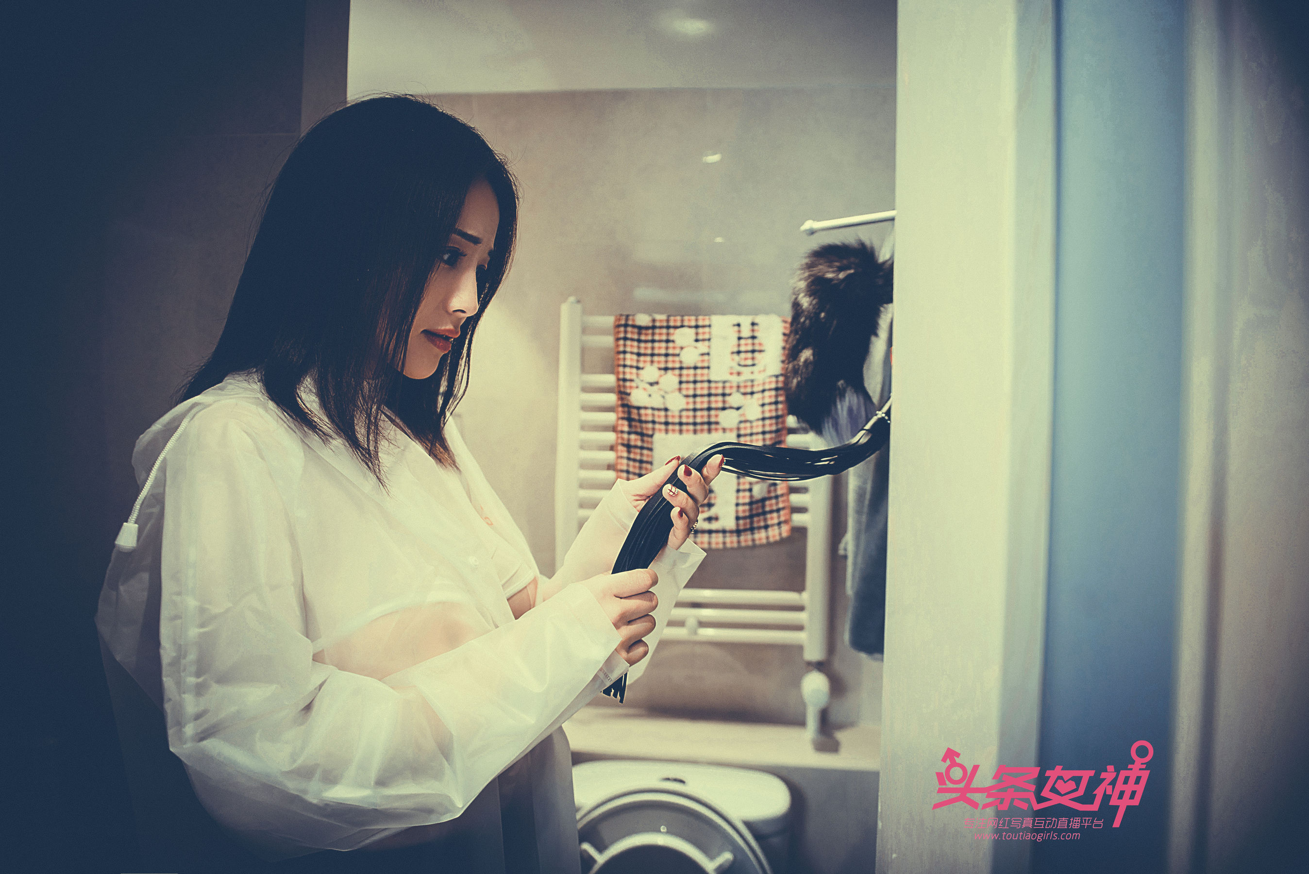 迪爱儿《雨衣修水》 [头条女神Toutiaogirls]