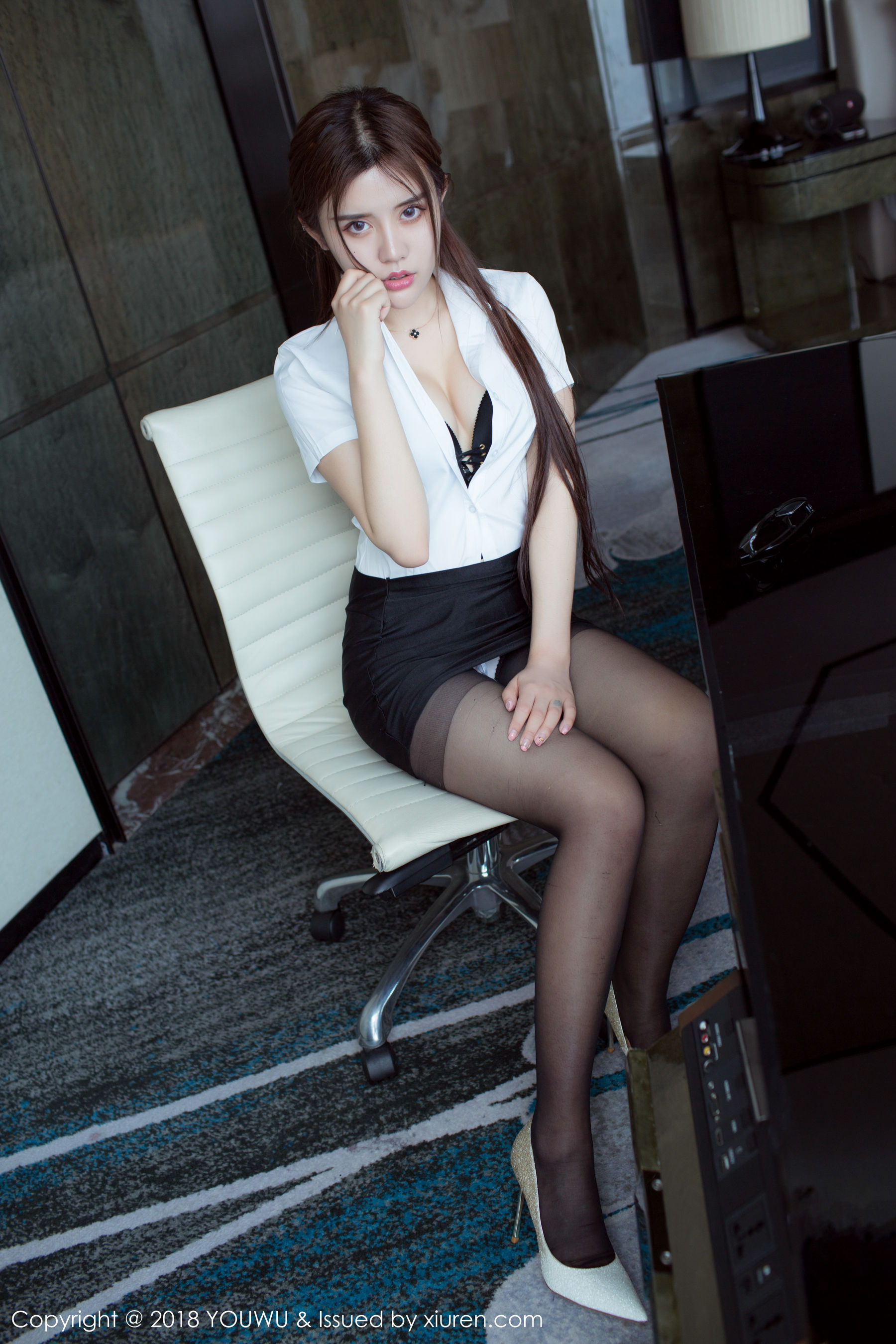 兔子Nina(卓娅祺)《性感女秘书》 [尤物馆YOUWU] VOL.081