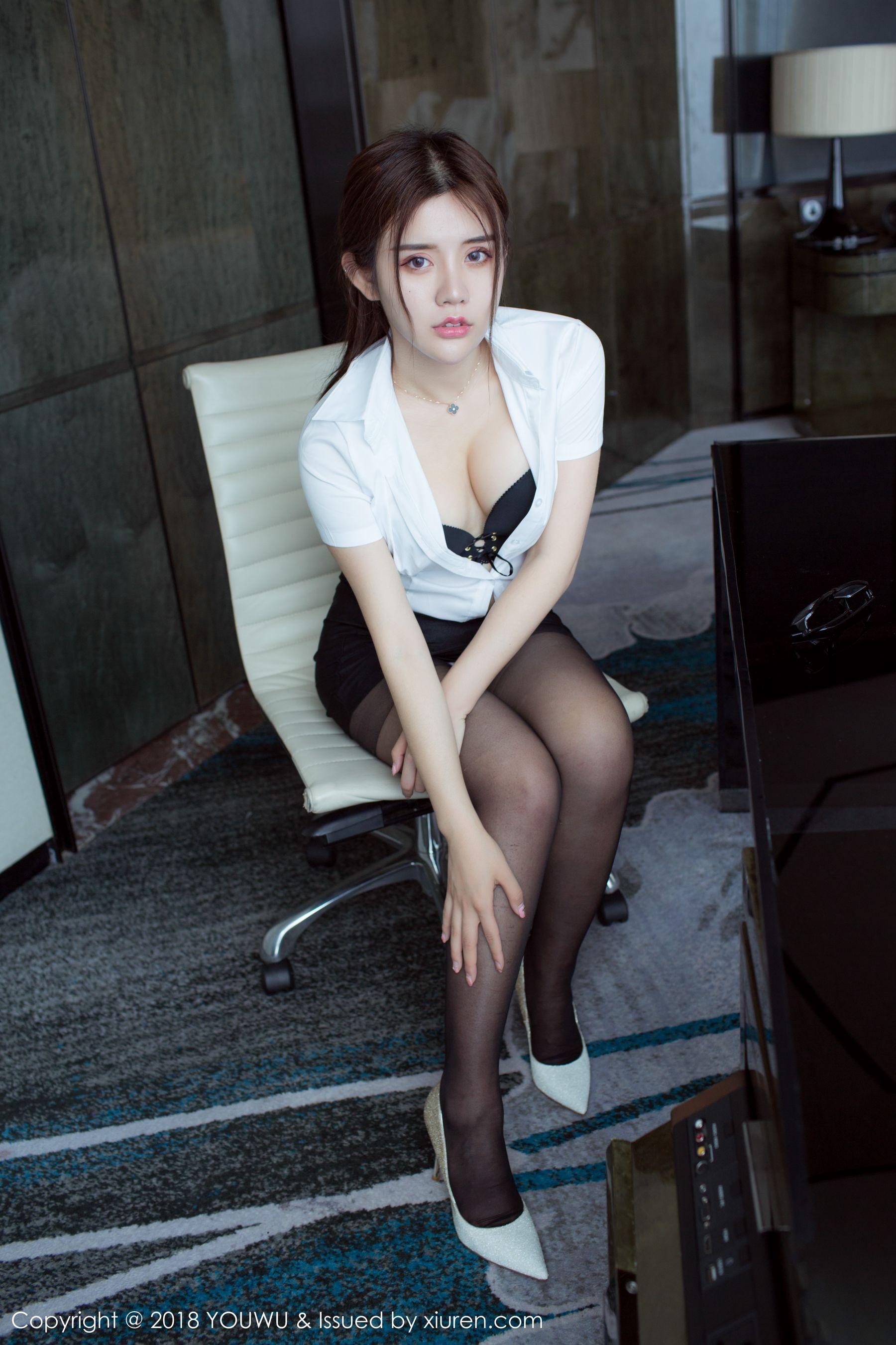 兔子Nina(卓娅祺)《性感女秘书》 [尤物馆YOUWU] VOL.081