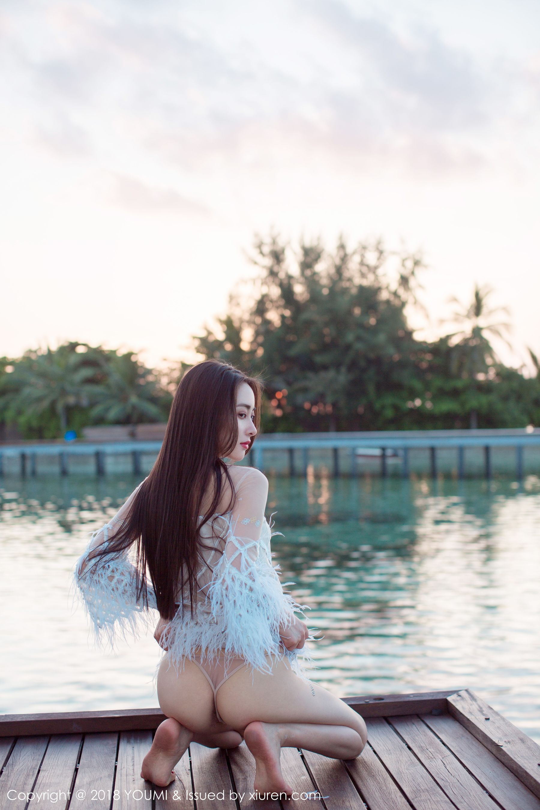 穆菲菲《马尔代夫旅拍》海边主题写真 [尤蜜荟YouMi] Vol.135