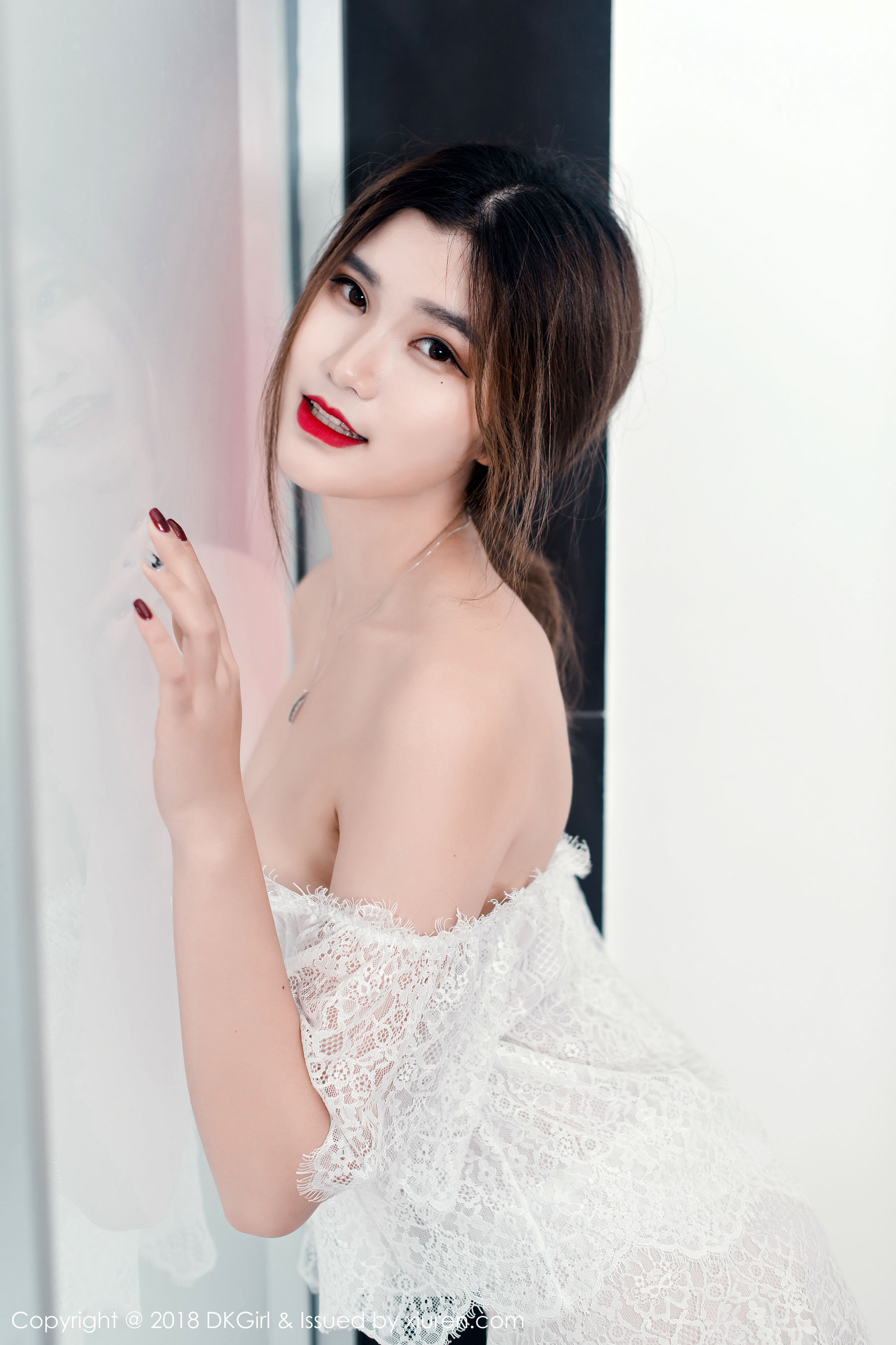 Ting婷婷《美乳美臀美腿魅力诱惑》 [御女郎DKGirl] Vol.062