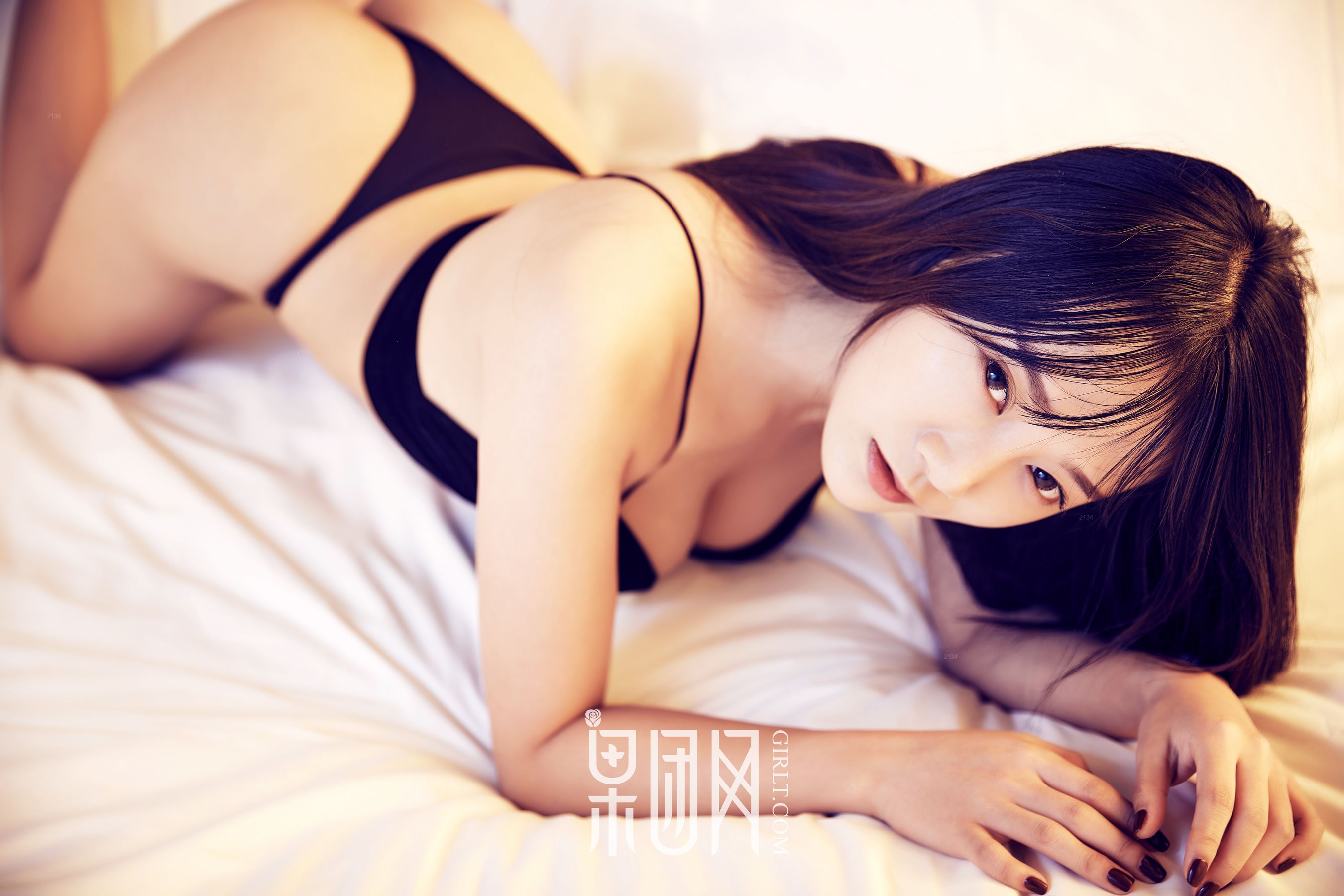 何嘉颖《36D大胸内衣、比基尼模特》 [果团Girlt] No.126