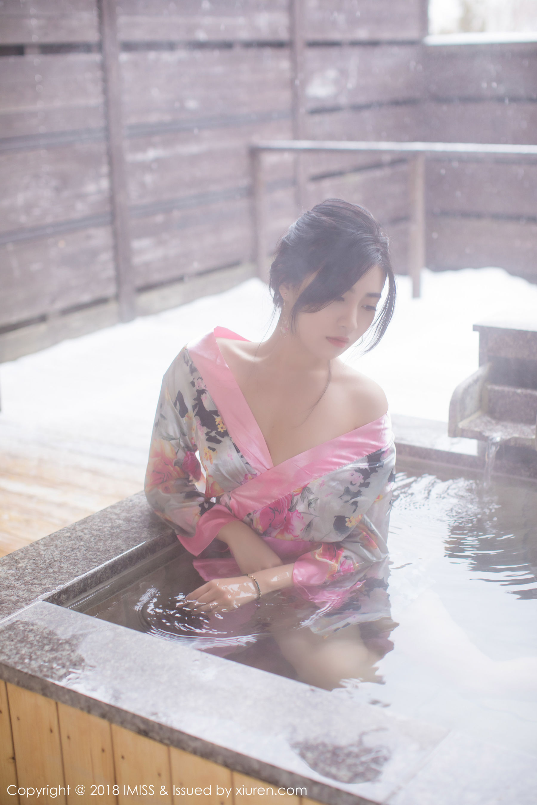 许诺Sabrina《浴池和服+蕾丝美腿》 [爱蜜社IMiss] Vol.221