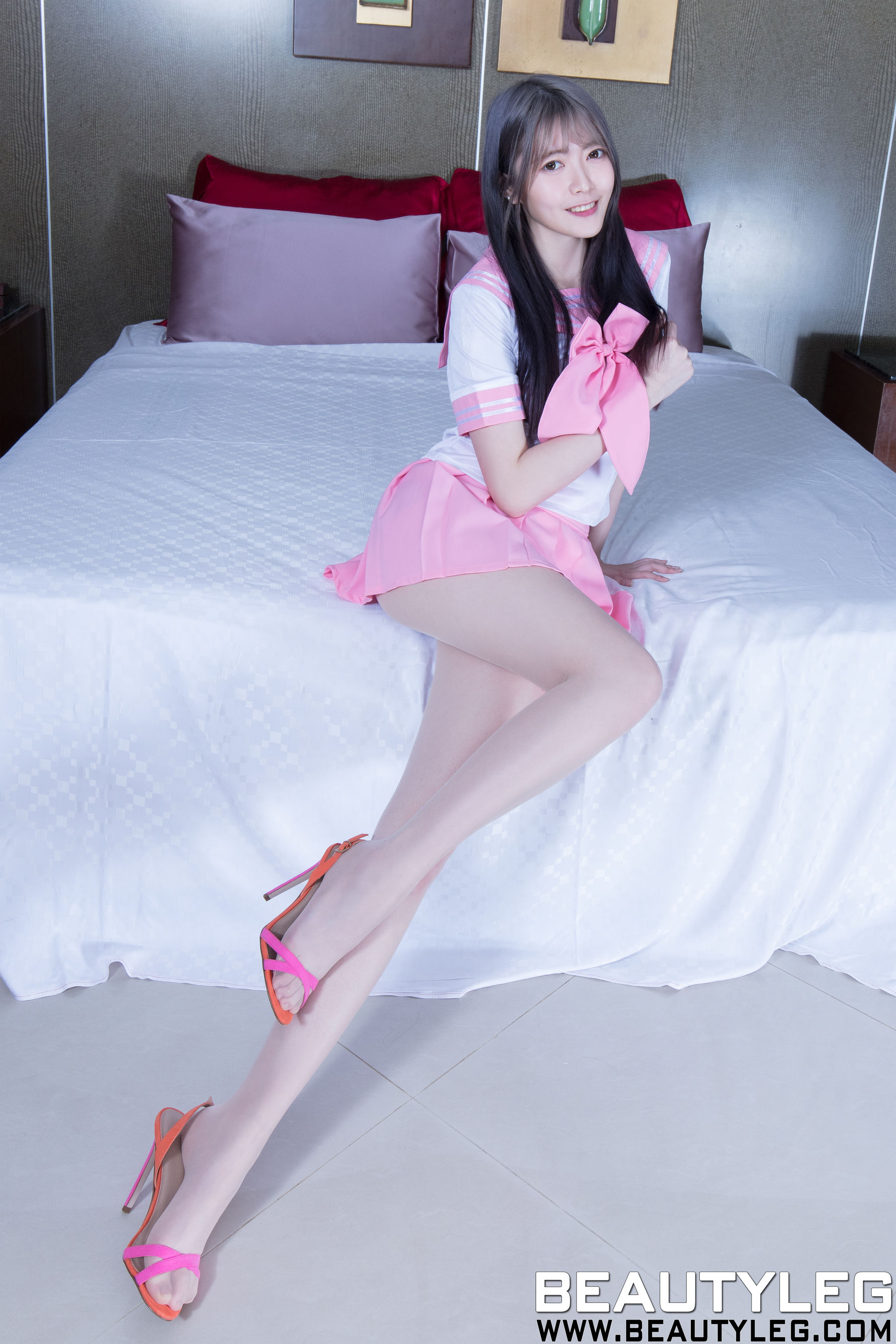 黄品瑄Brindy《短裙制服高跟美腿》 [Beautyleg] No.1605