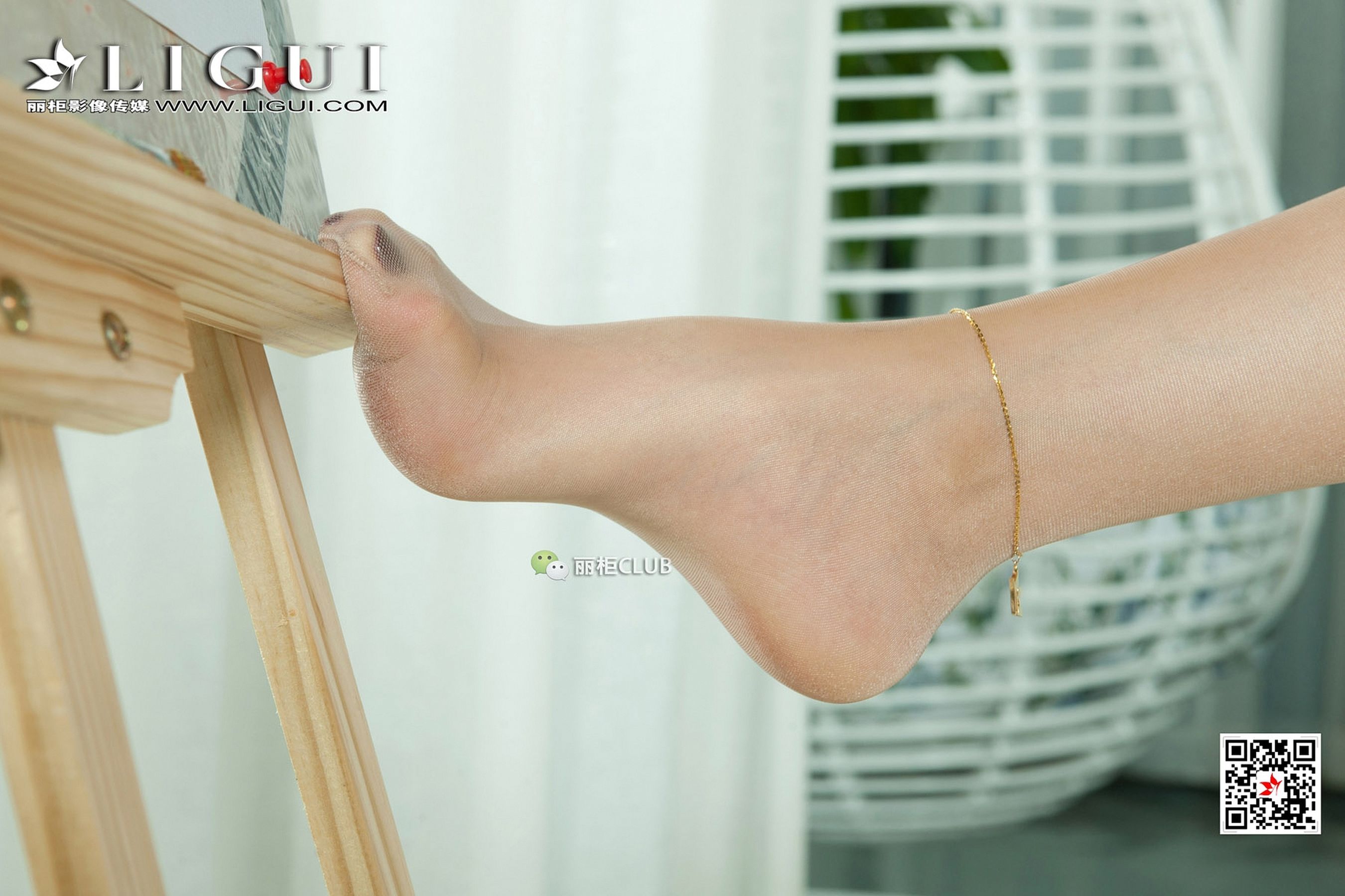 腿模敏儿《爱画画的肉丝美女》 [丽柜Ligui]