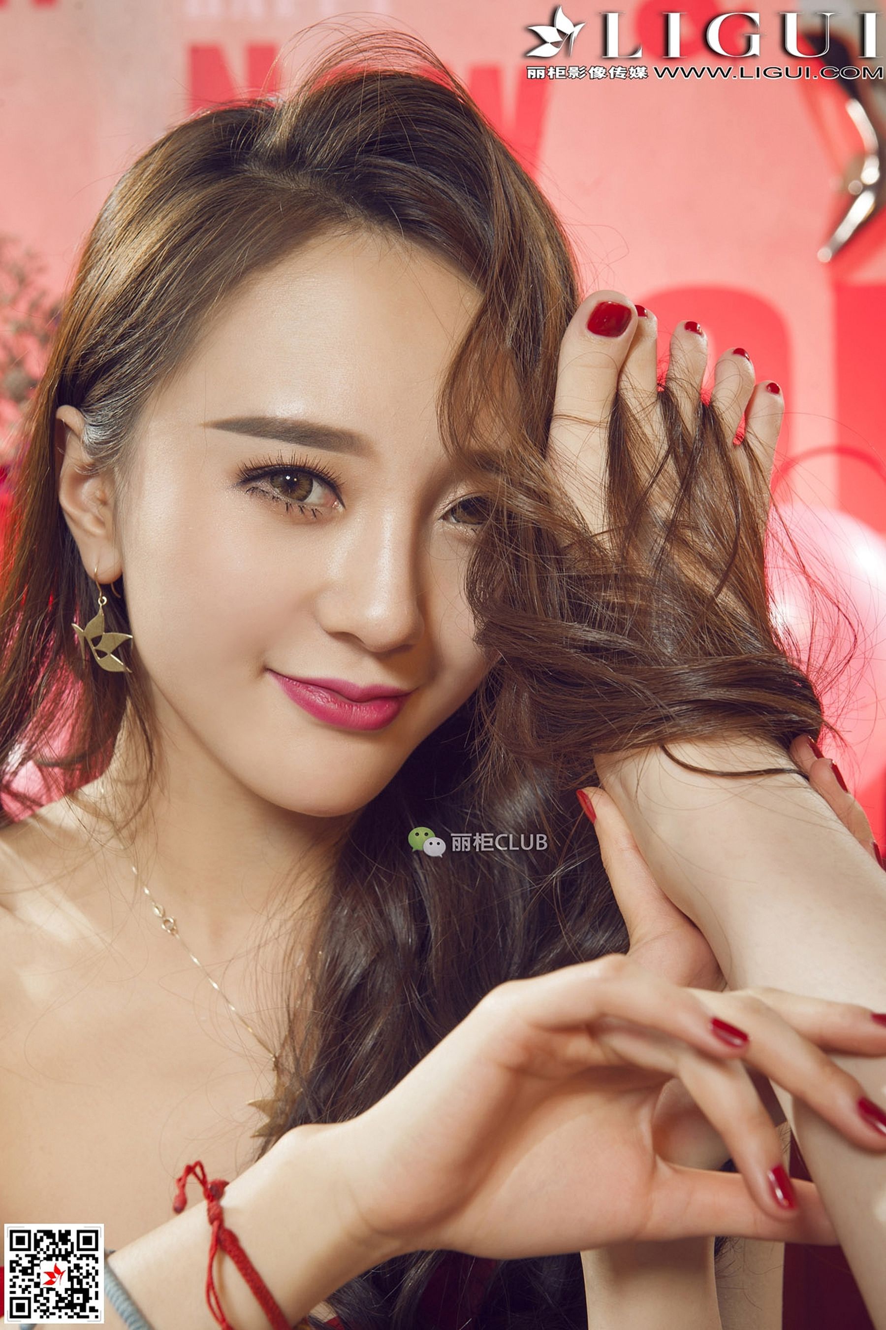 足模桃子&Vicky《新春丝足》 [丽柜Ligui]