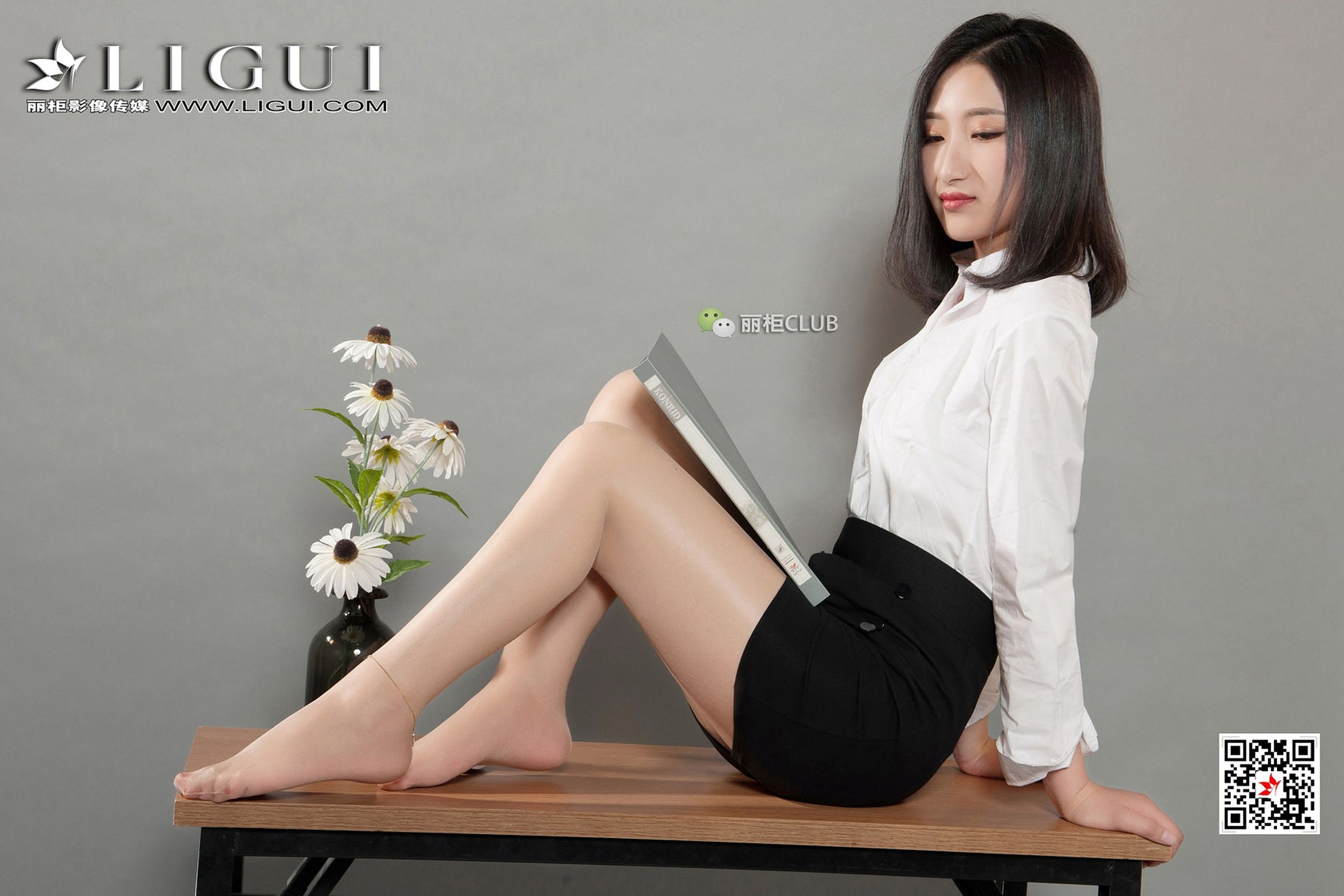 Model 腿模阮阮《肉丝OL丝足》 [丽柜Ligui]
