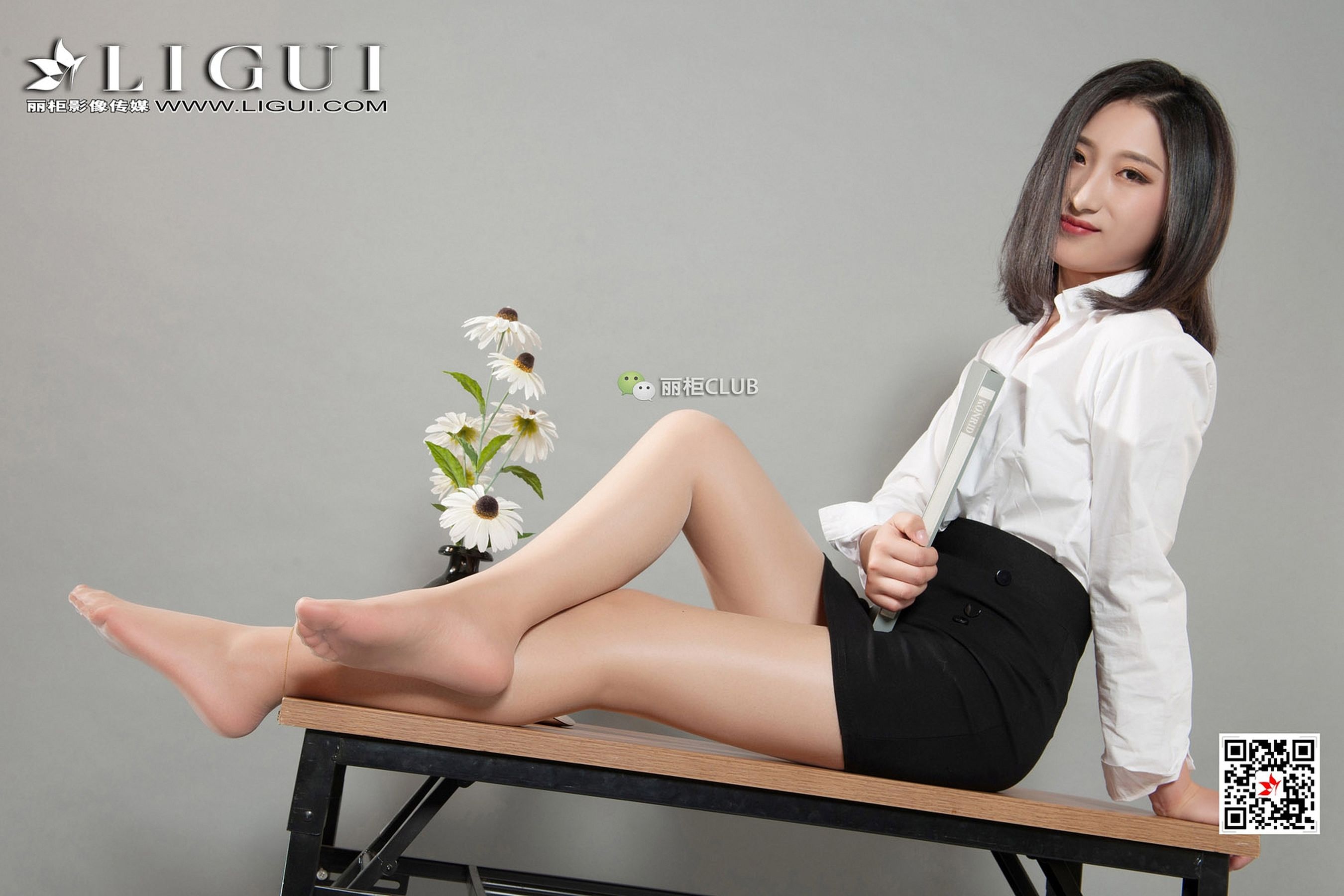 Model 腿模阮阮《肉丝OL丝足》 [丽柜Ligui]
