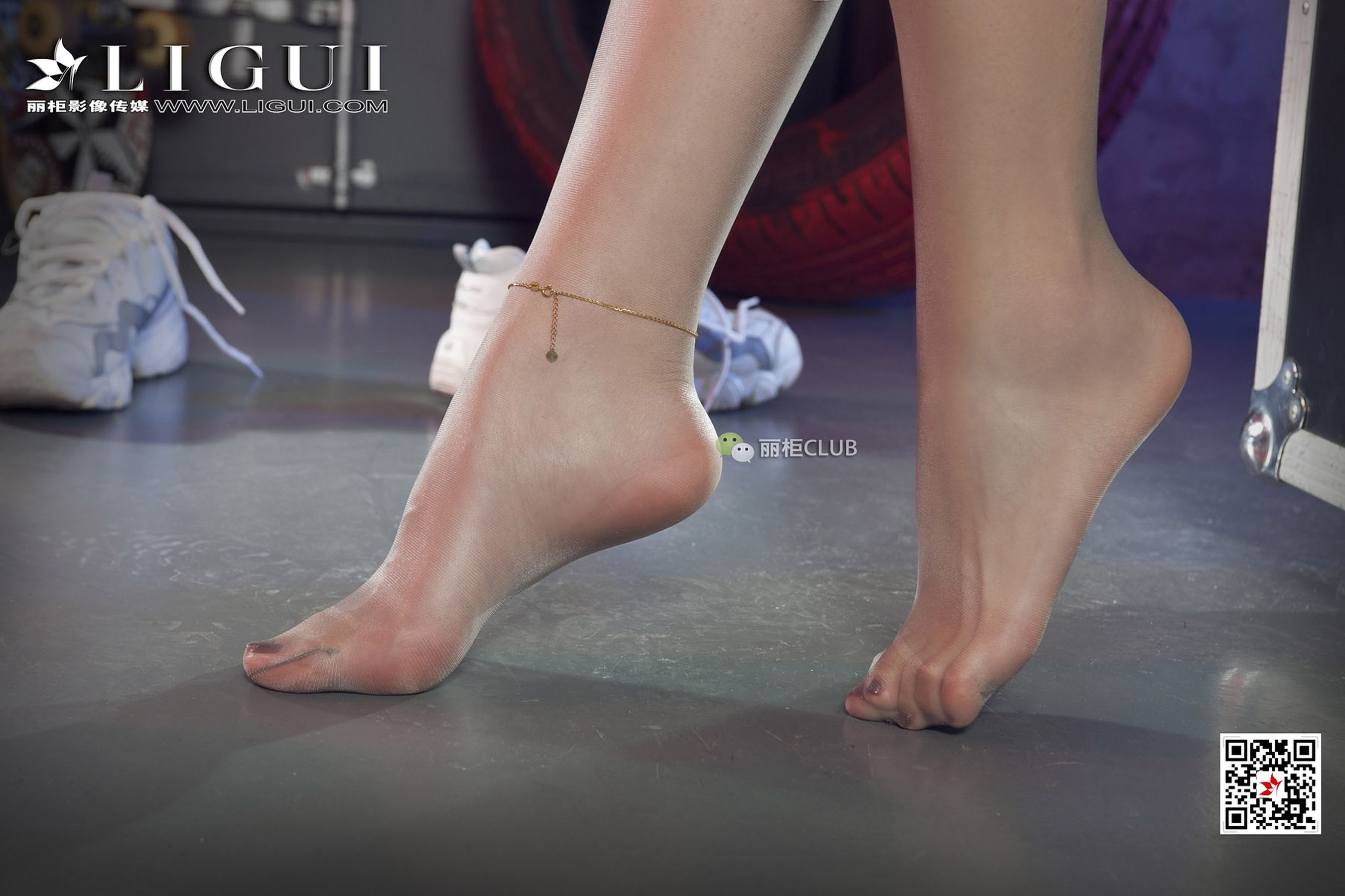 腿模筱筱《运动风丝袜妹子》 [丽柜Ligui]