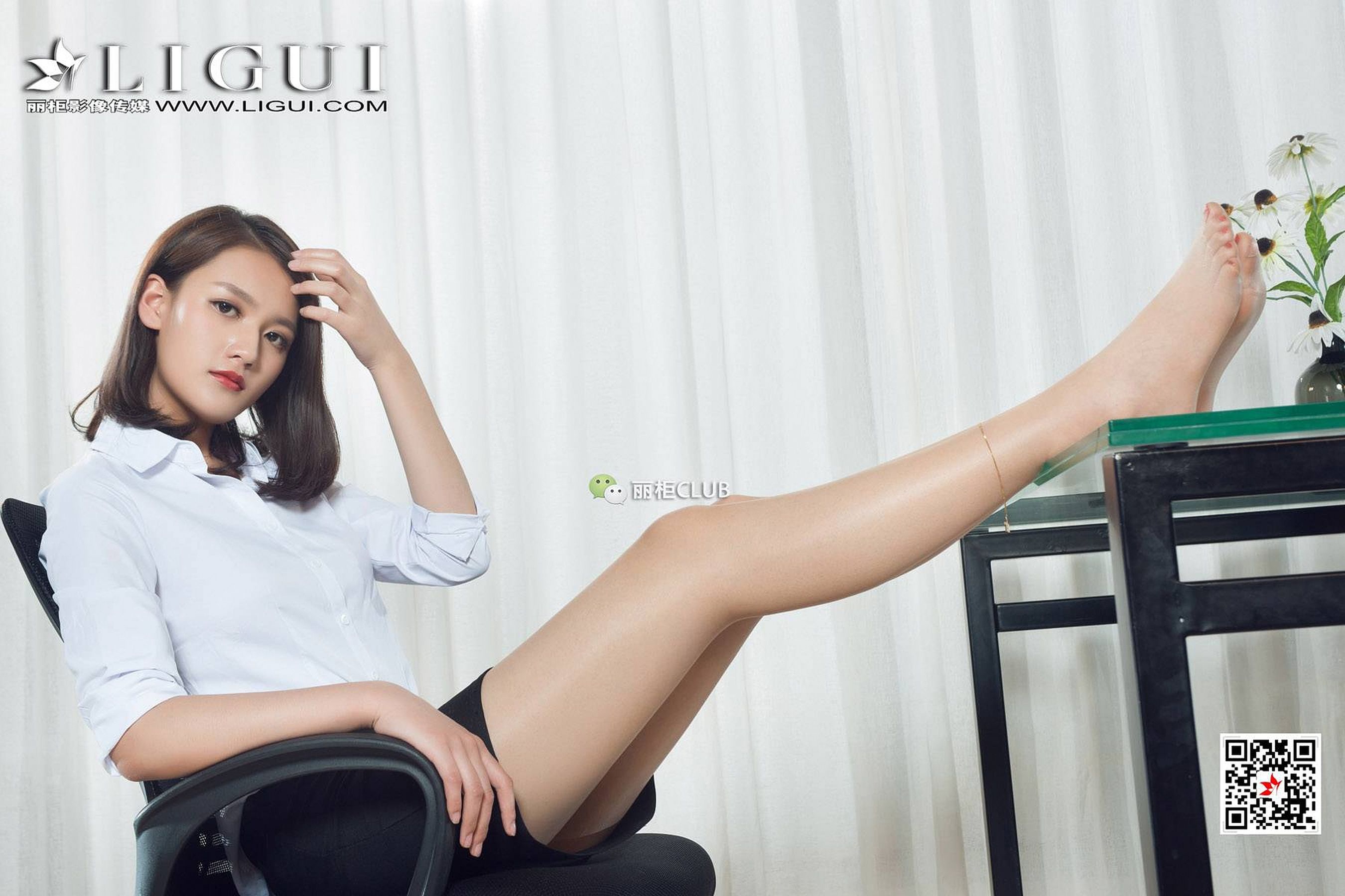 腿模莹莹《肉丝袜美腿丽人》 [丽柜Ligui]