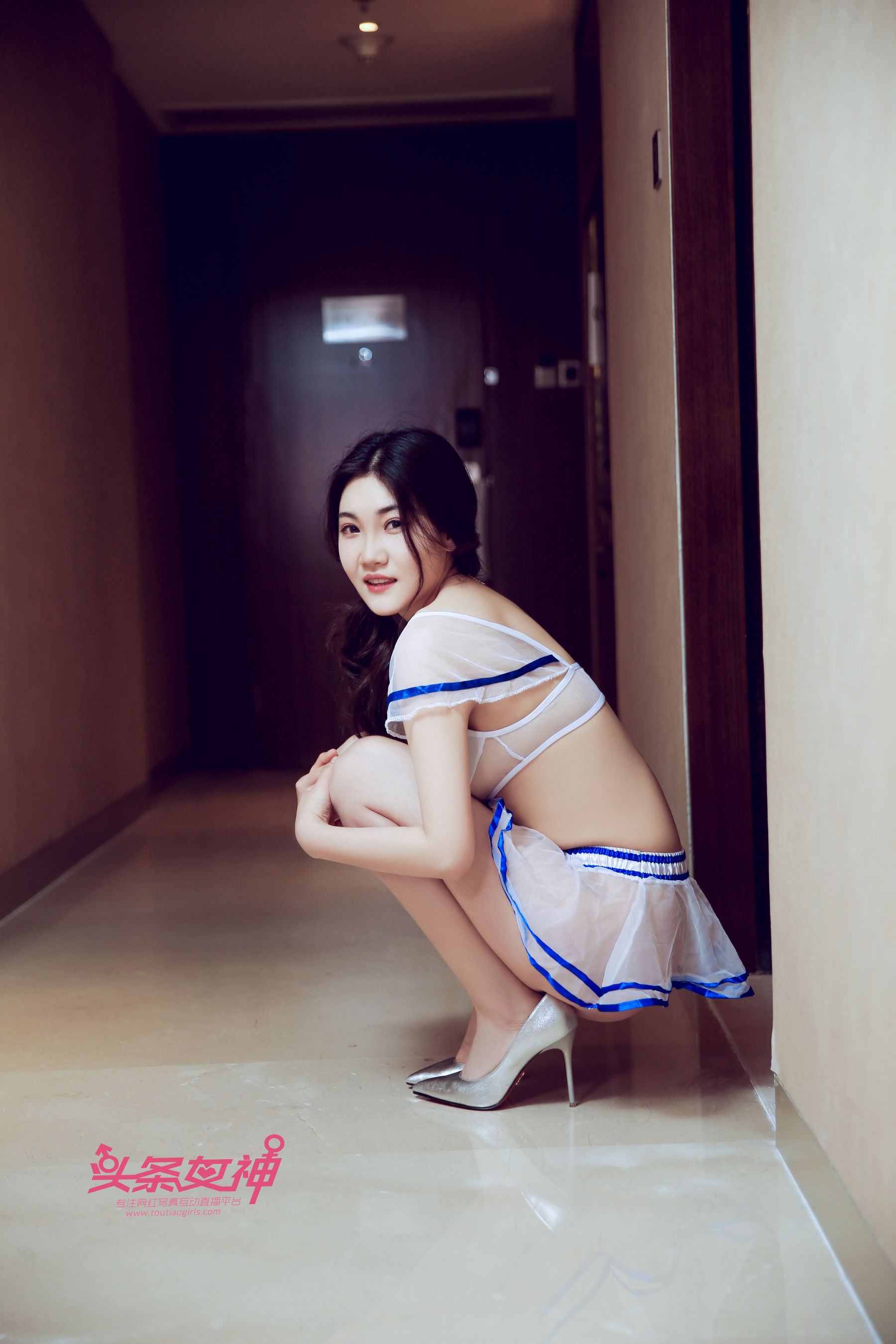 婉君《迷情小女生》 [头条女神Toutiaogirls]