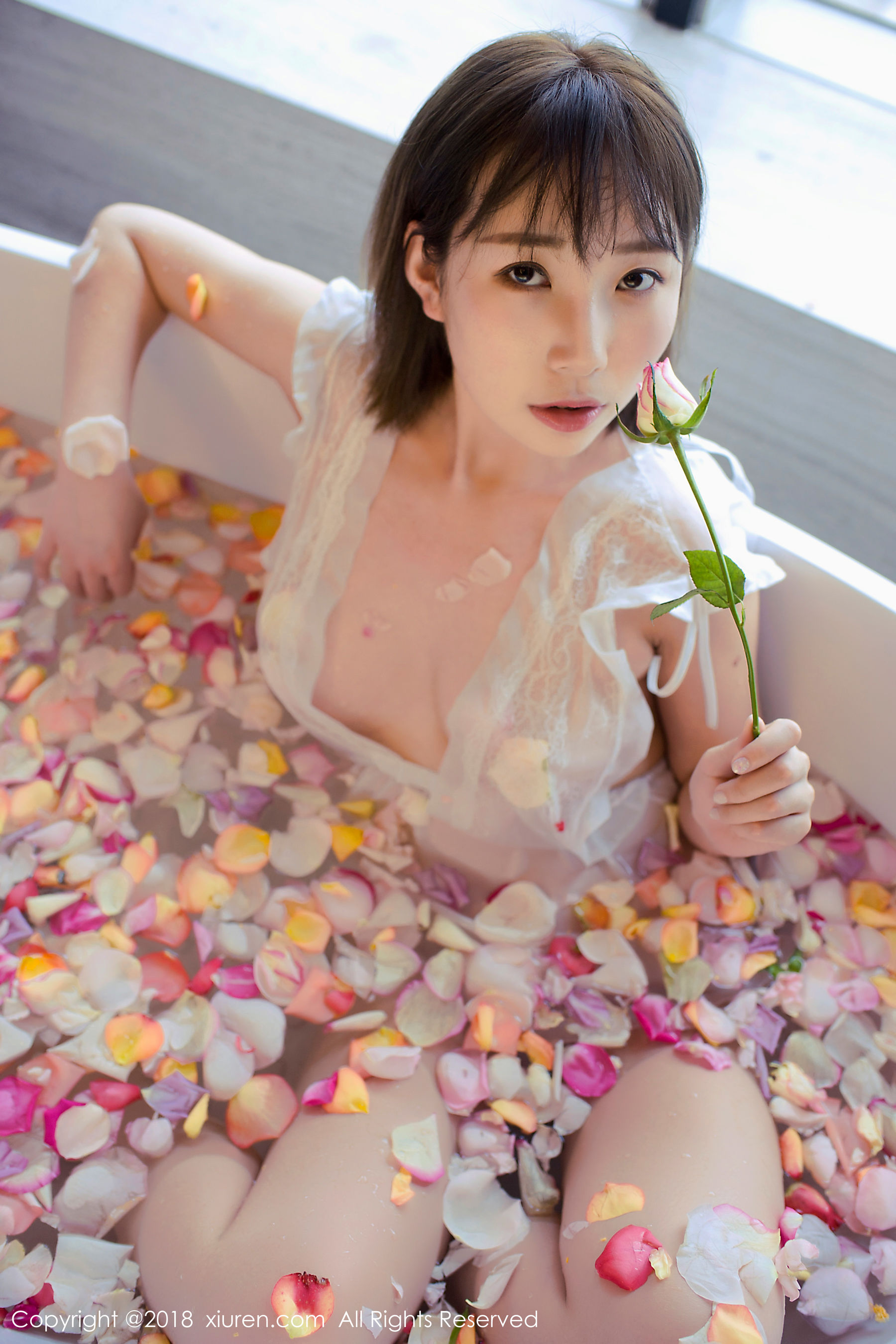 枝恩《短发百变大美女》 [秀人网XIUREN] No.981