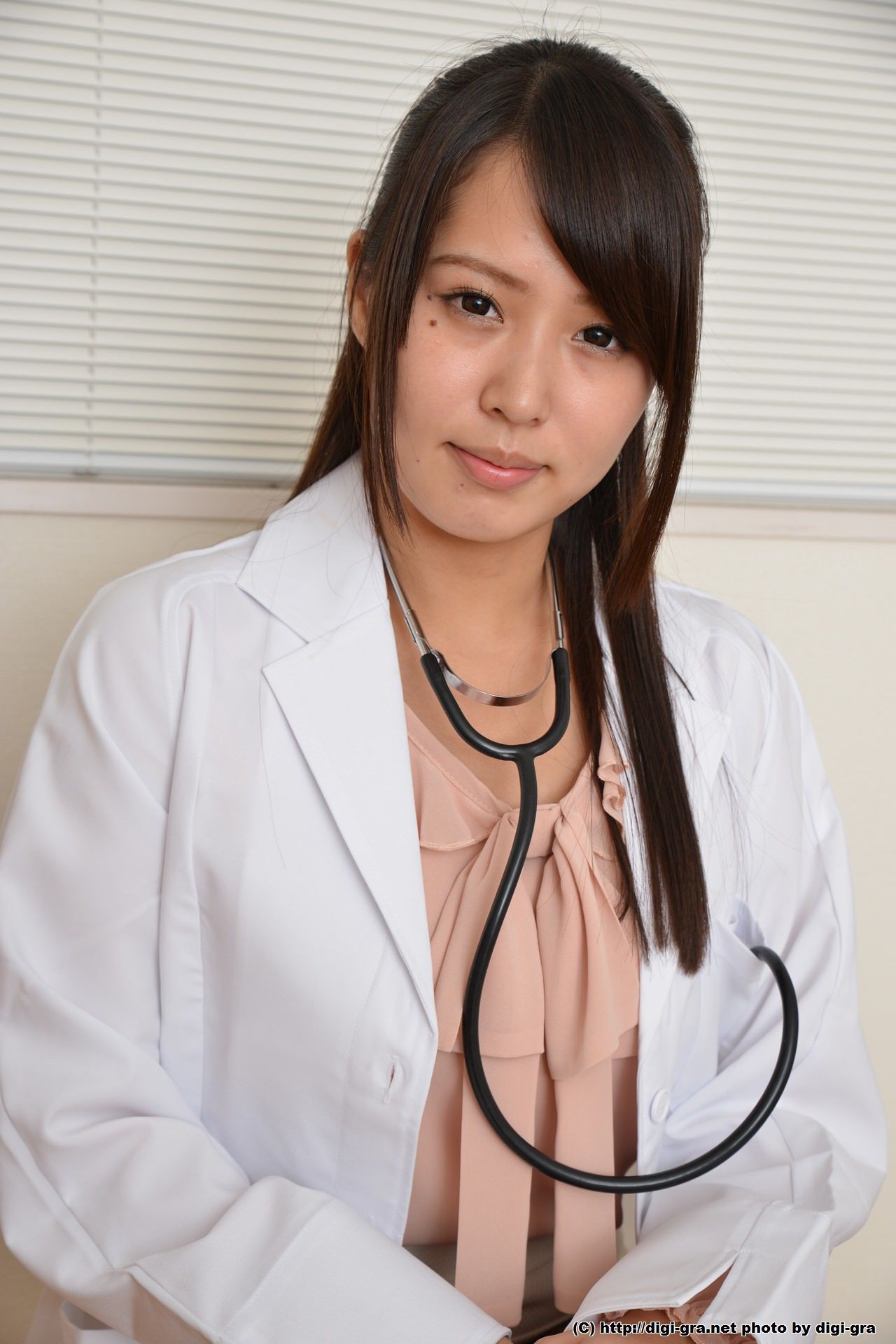 [Digi-Graデジグラ] Tohno Miho 通野未帆《黑丝医生》 Set09