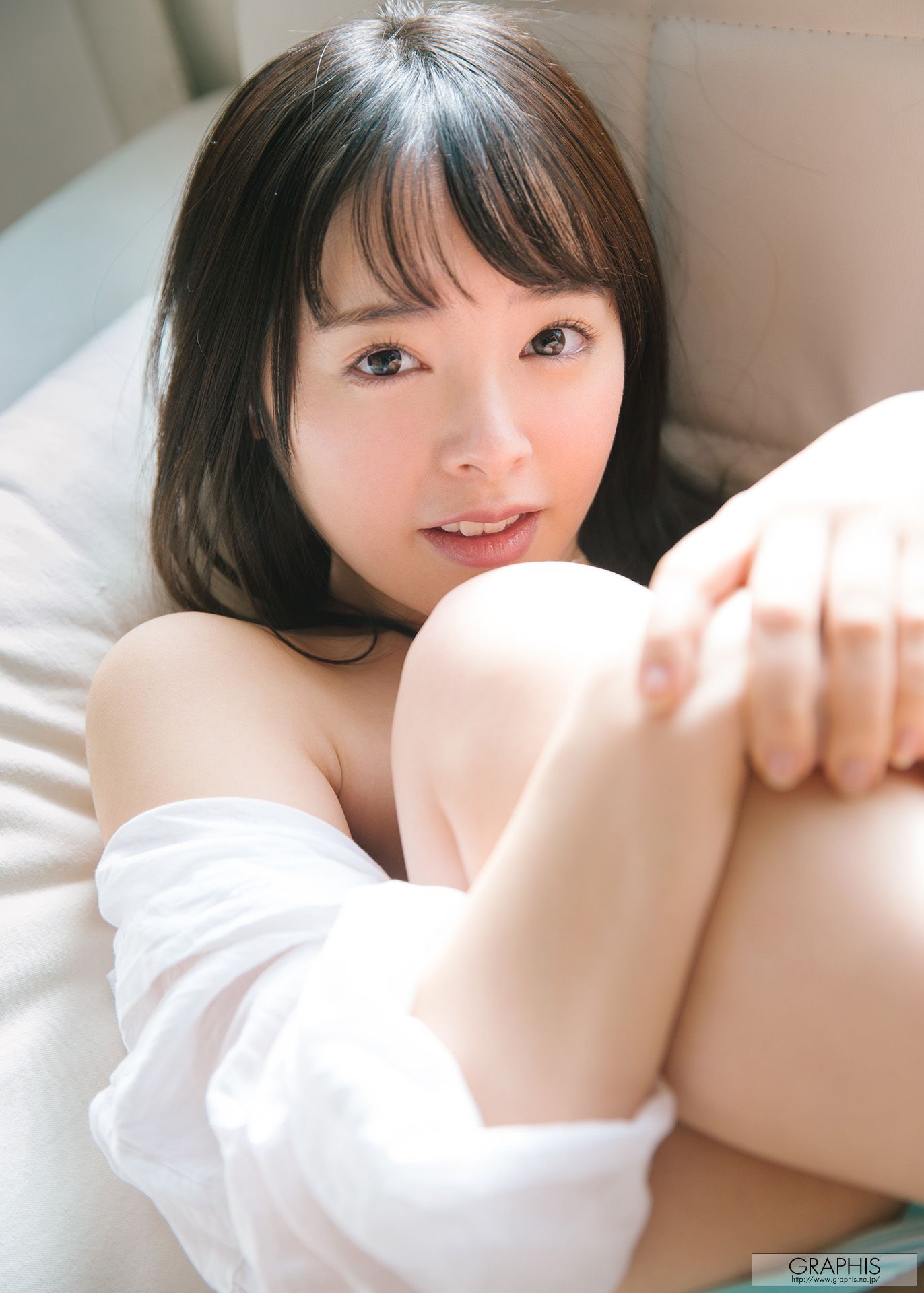 Yuna Ogura 小倉由菜 [Graphis] Gravure 初脱ぎ娘