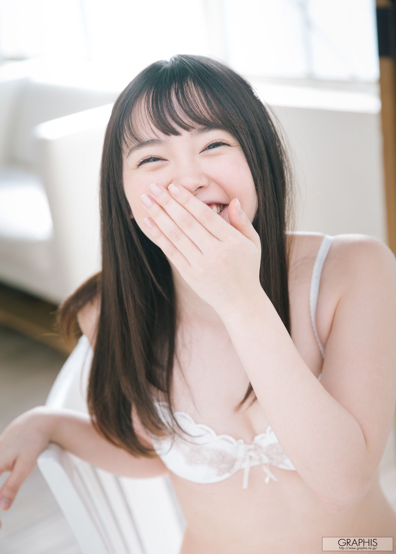 Yuna Ogura 小倉由菜 [Graphis] Gravure 初脱ぎ娘